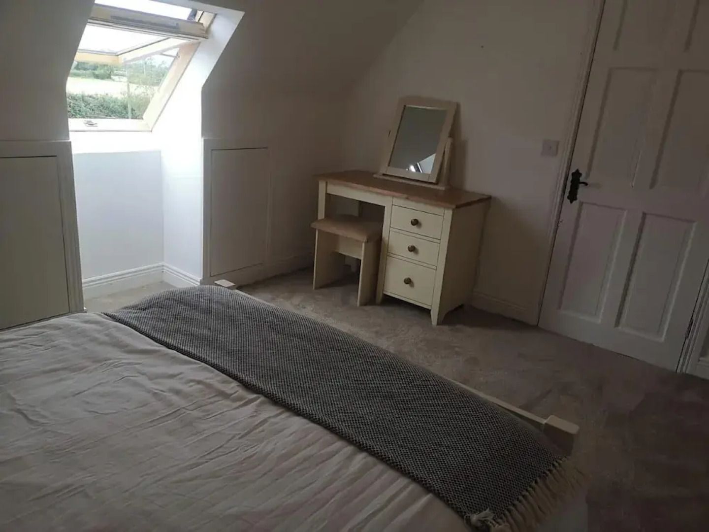 3 bed House With 2 Living Areas and 2 Bathrooms