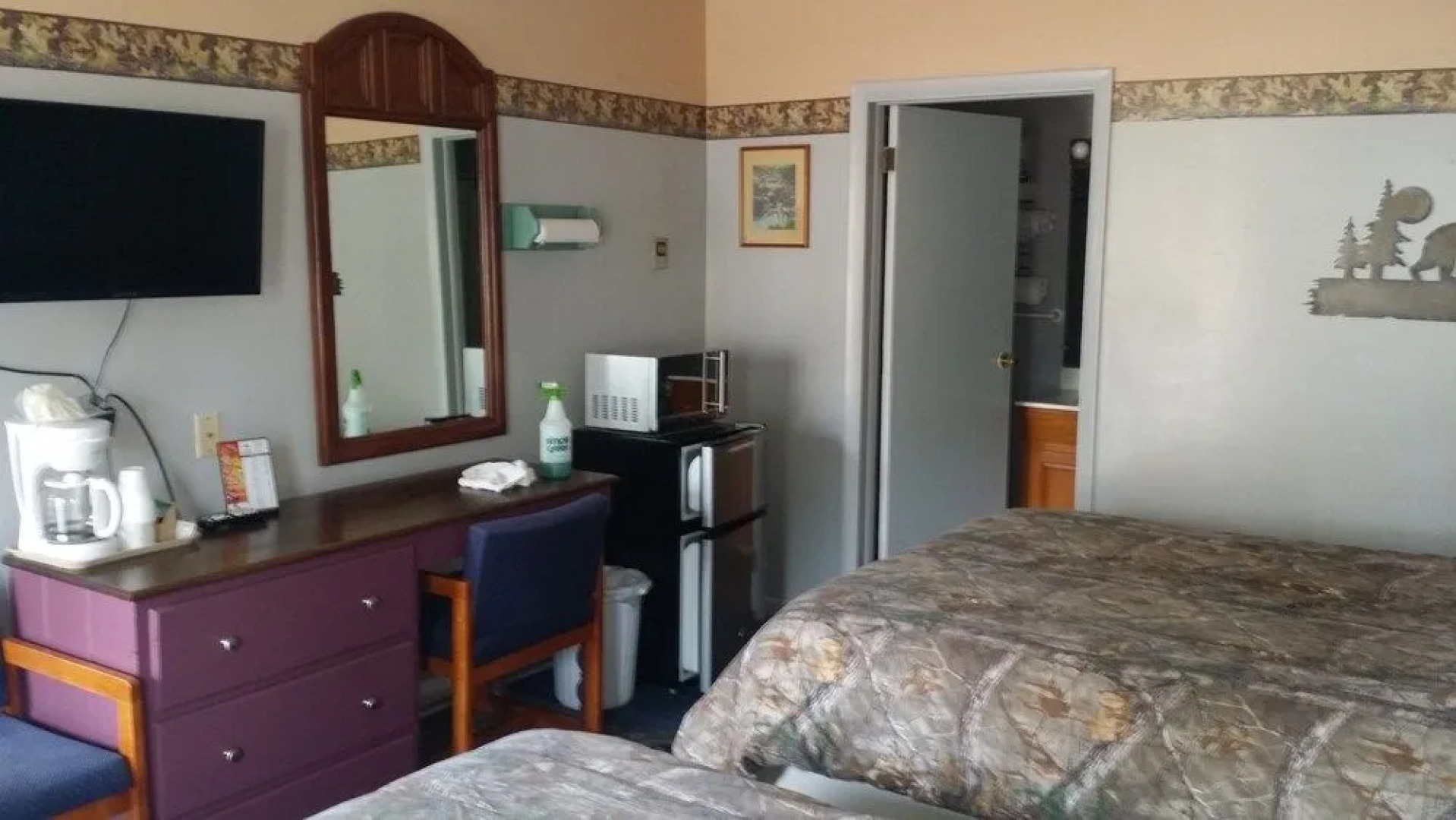 River Country Motor Lodge