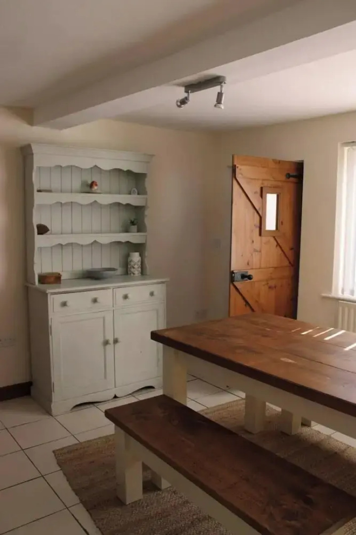 Blyton 2-bed Cottage, Parking, 30m to Lincoln