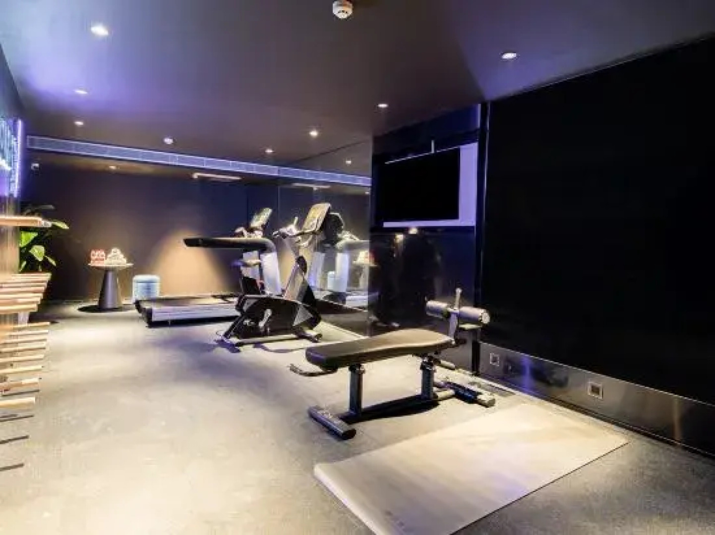 Yishang Plus Hotel (Haikou Friendship Sunshine City Guomao Center Branch)