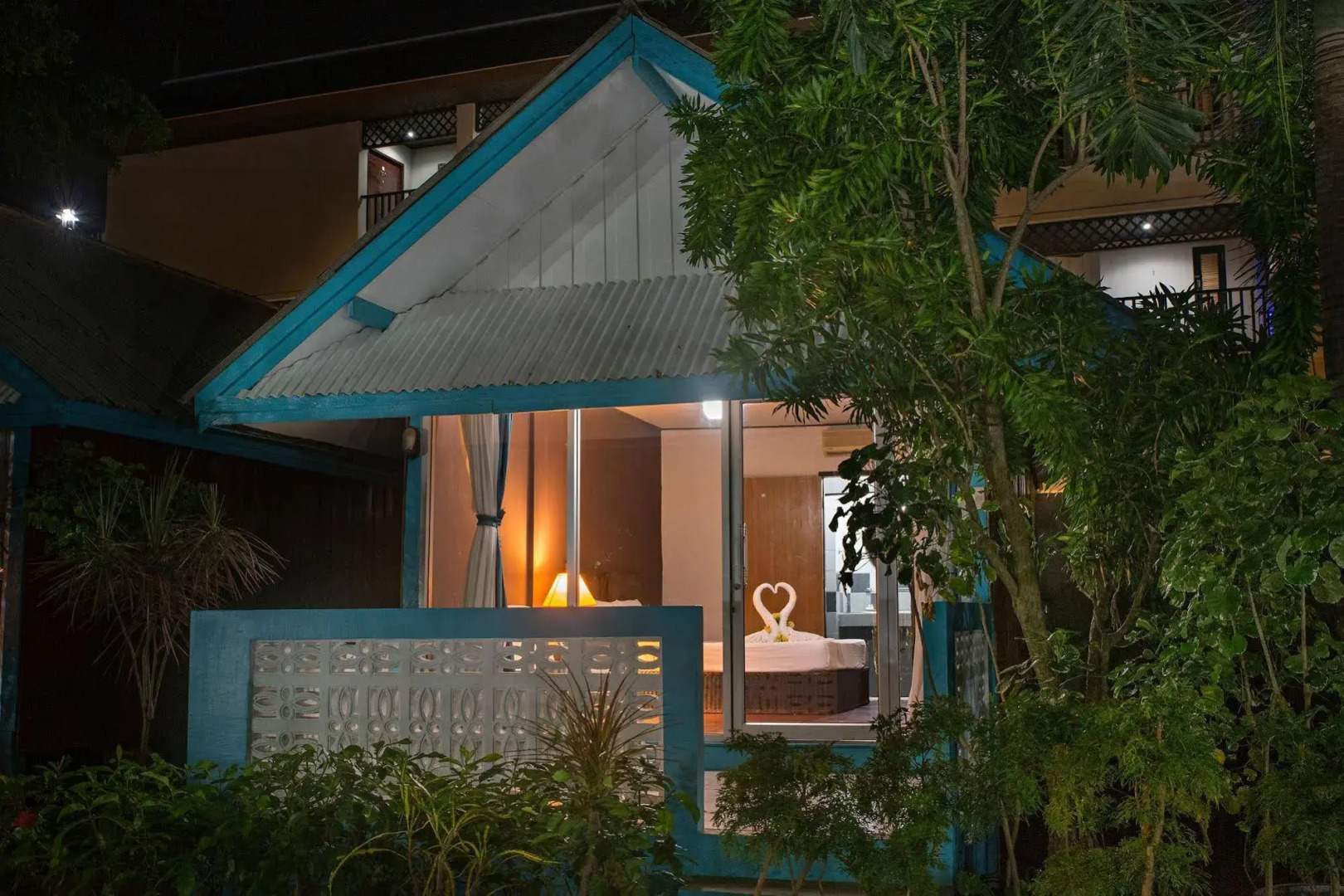 Blu' Beach Bungalows