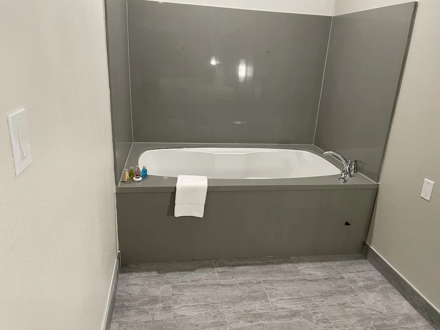 Palace Inn Blue - Garth Rd