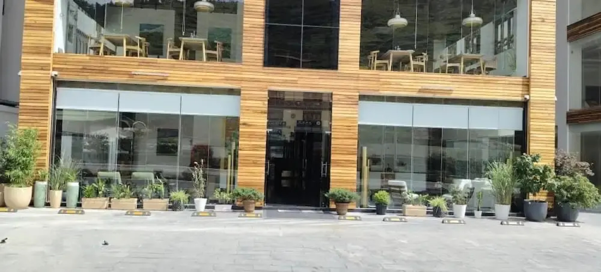 The 33rd Executive Suites