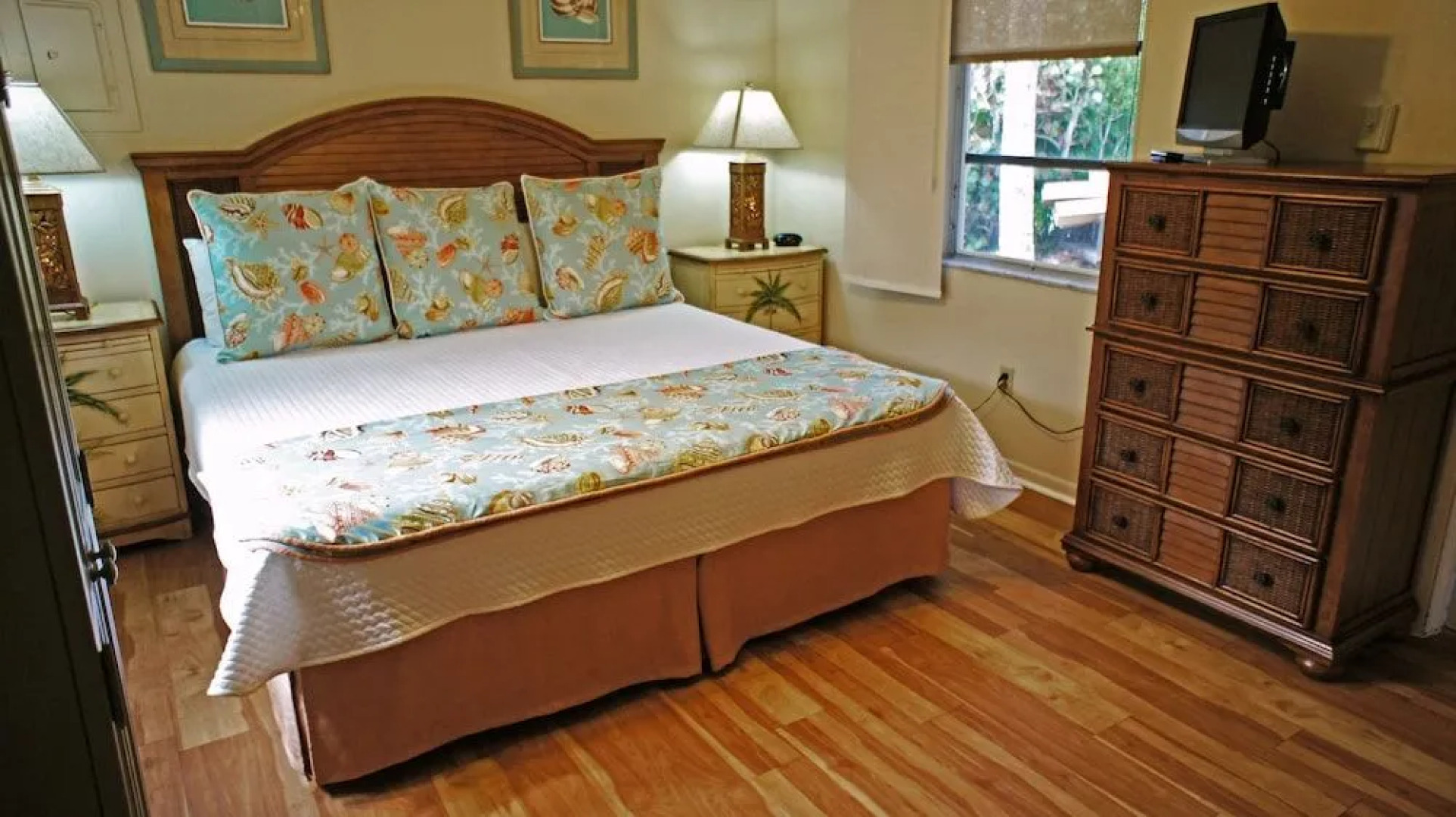 Shalimar Cottages And Motel