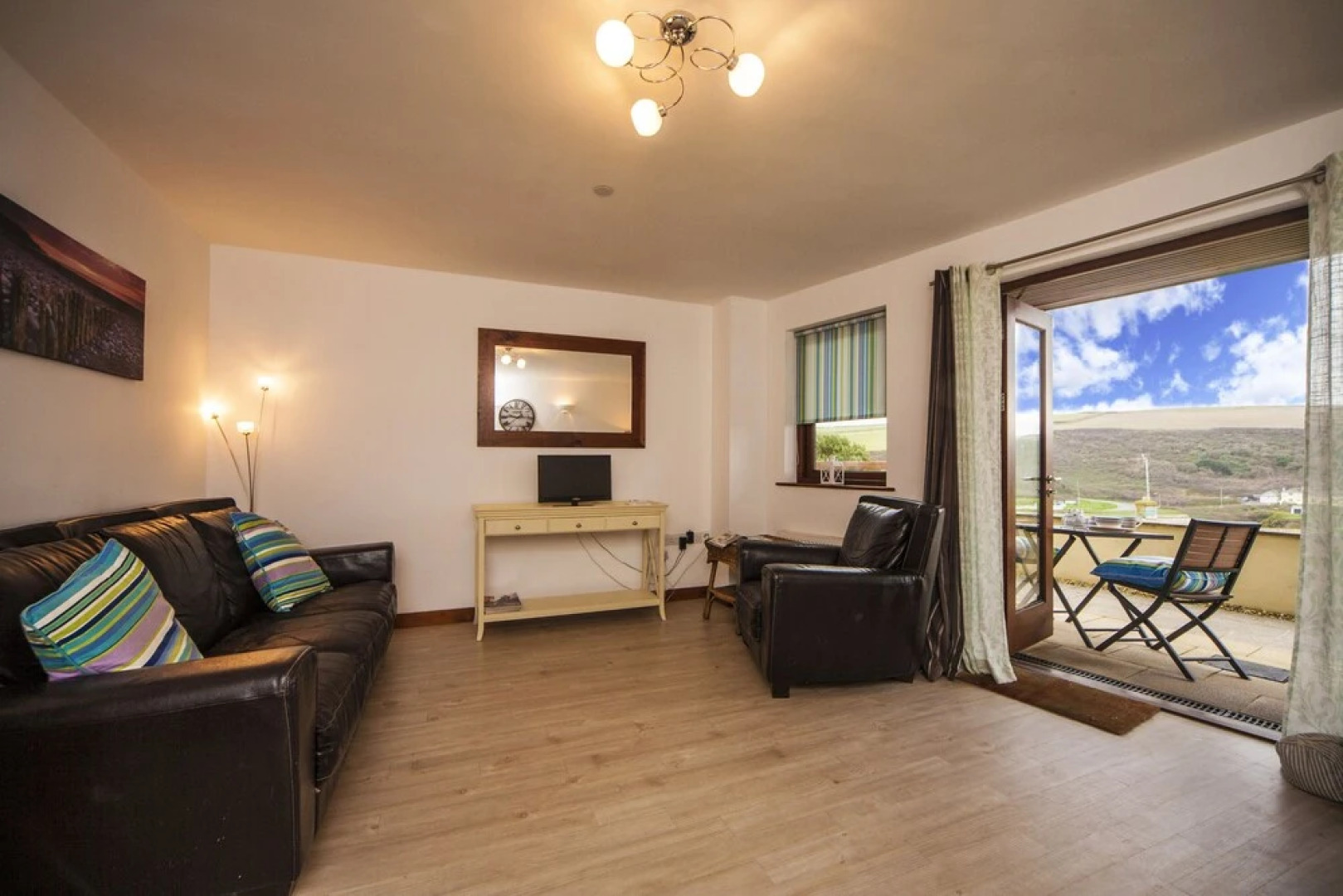 White Lodge Apartment