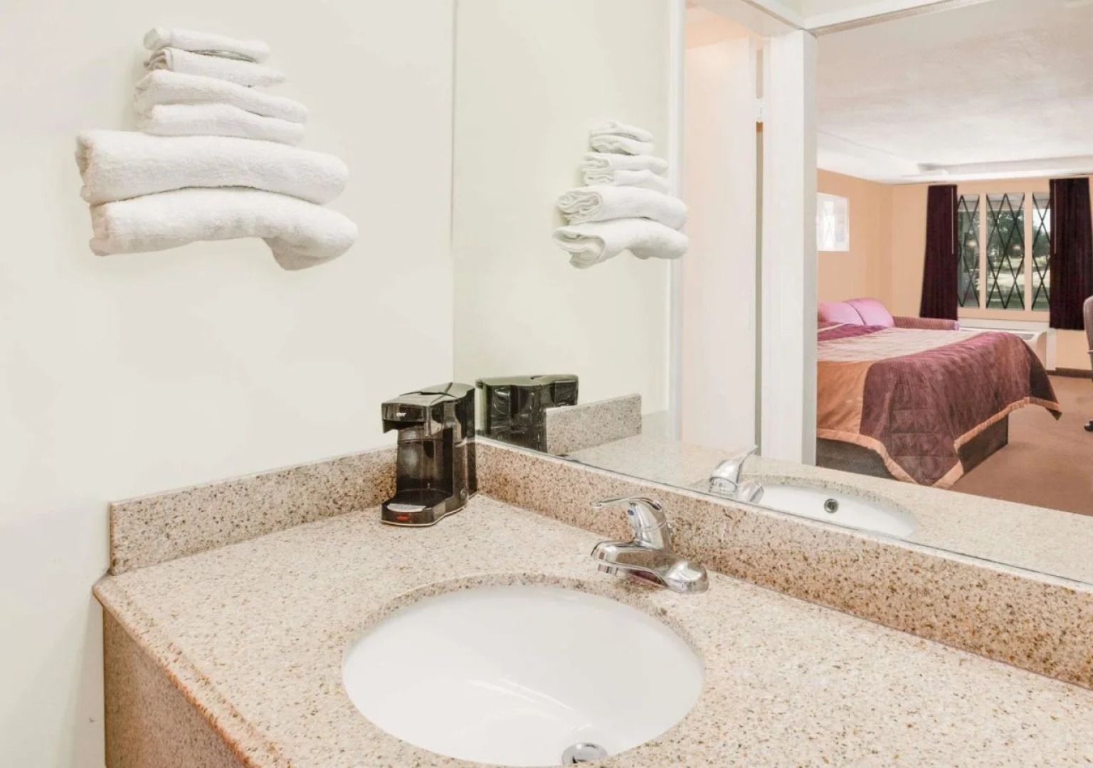 Rodeway Inn & Suites