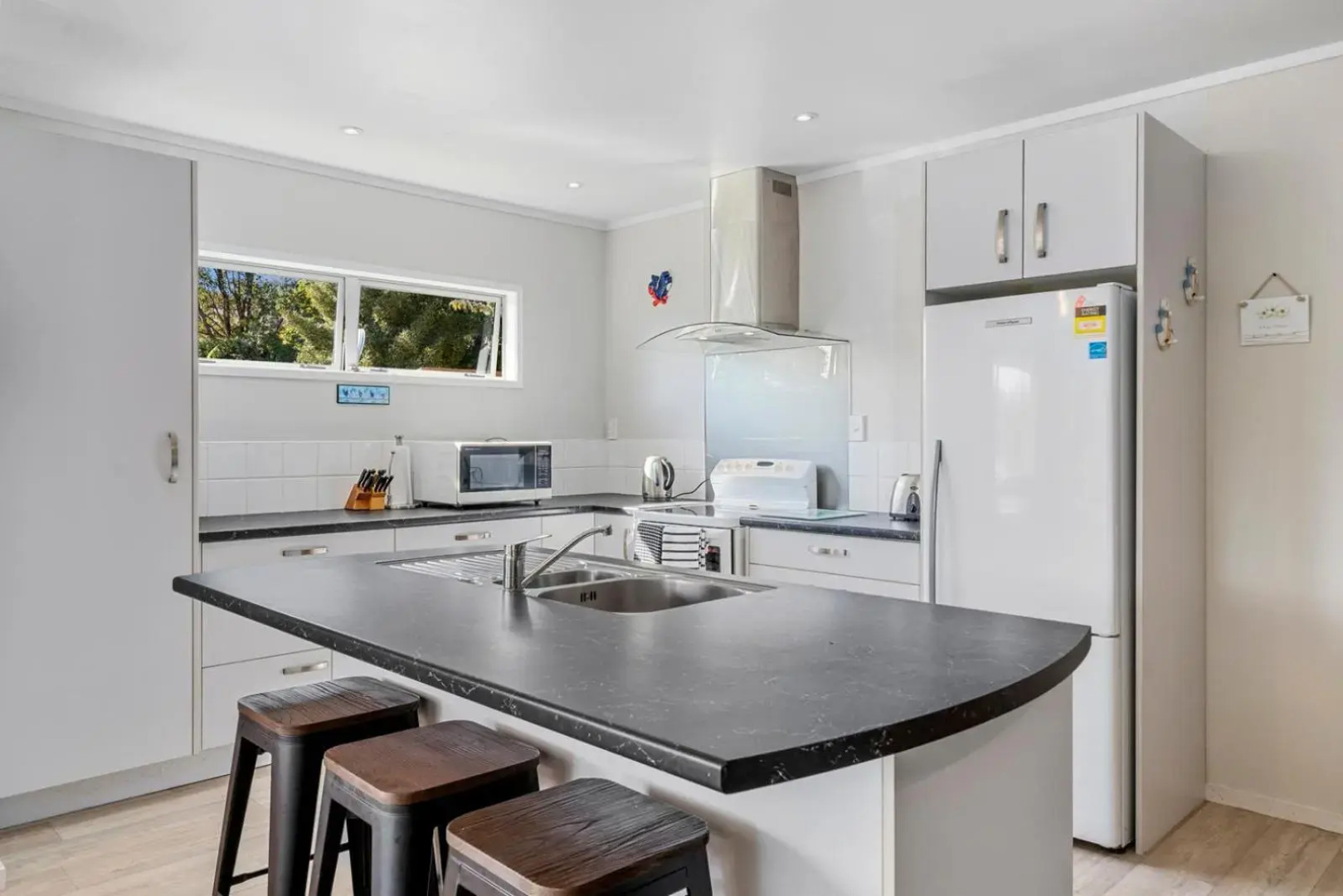 Ota Point Paradise - Whangaroa Holiday Home