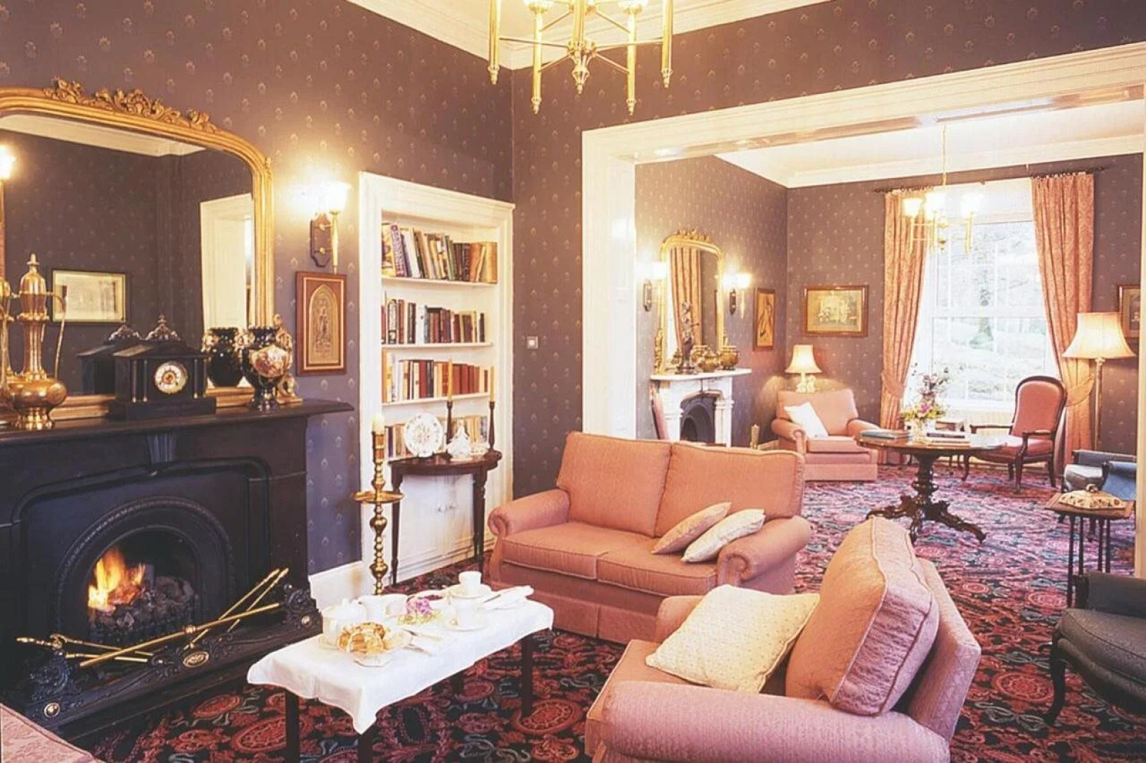 Ross Lake House Hotel