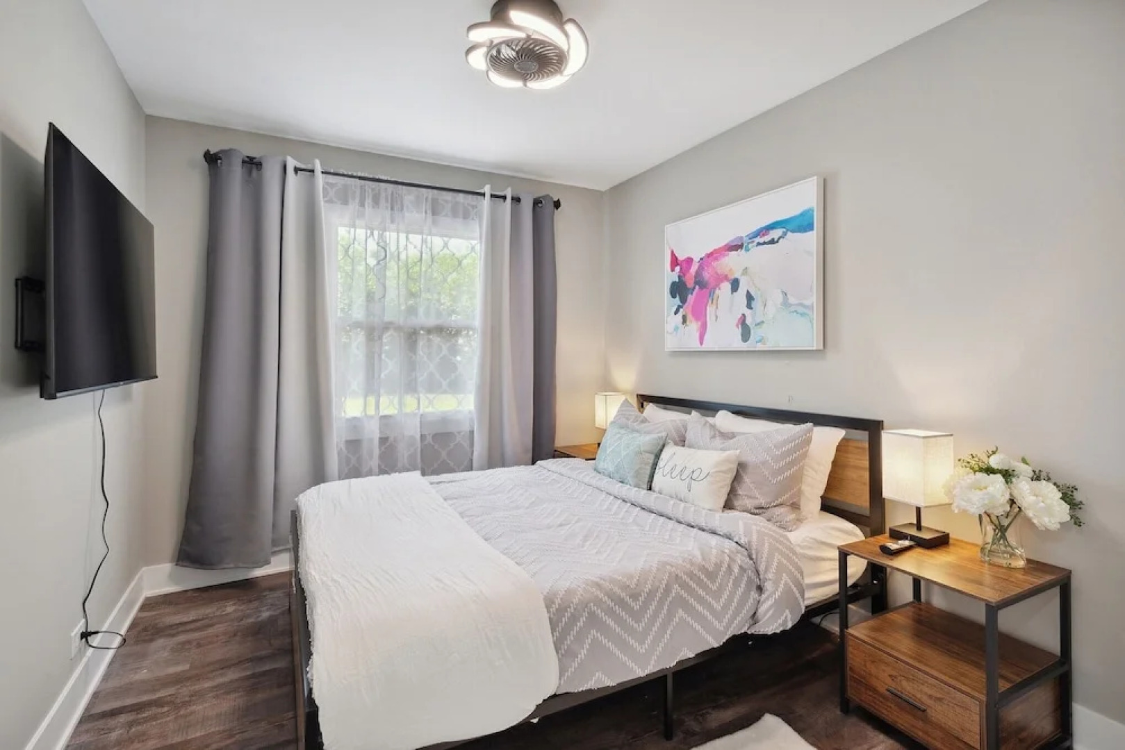 Charming Contemporary Family Home 3 Bedroom Home by RedAwning