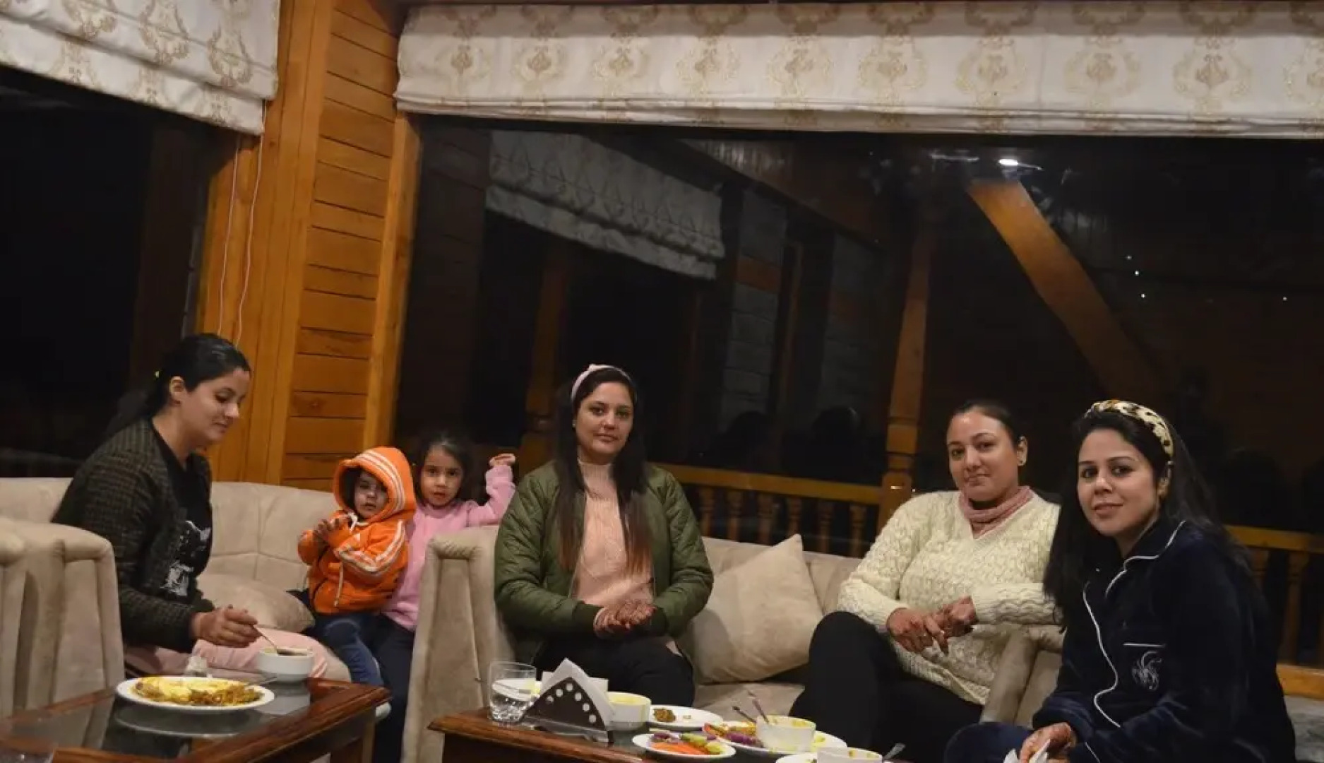 8fold by Larisa, Jibhi