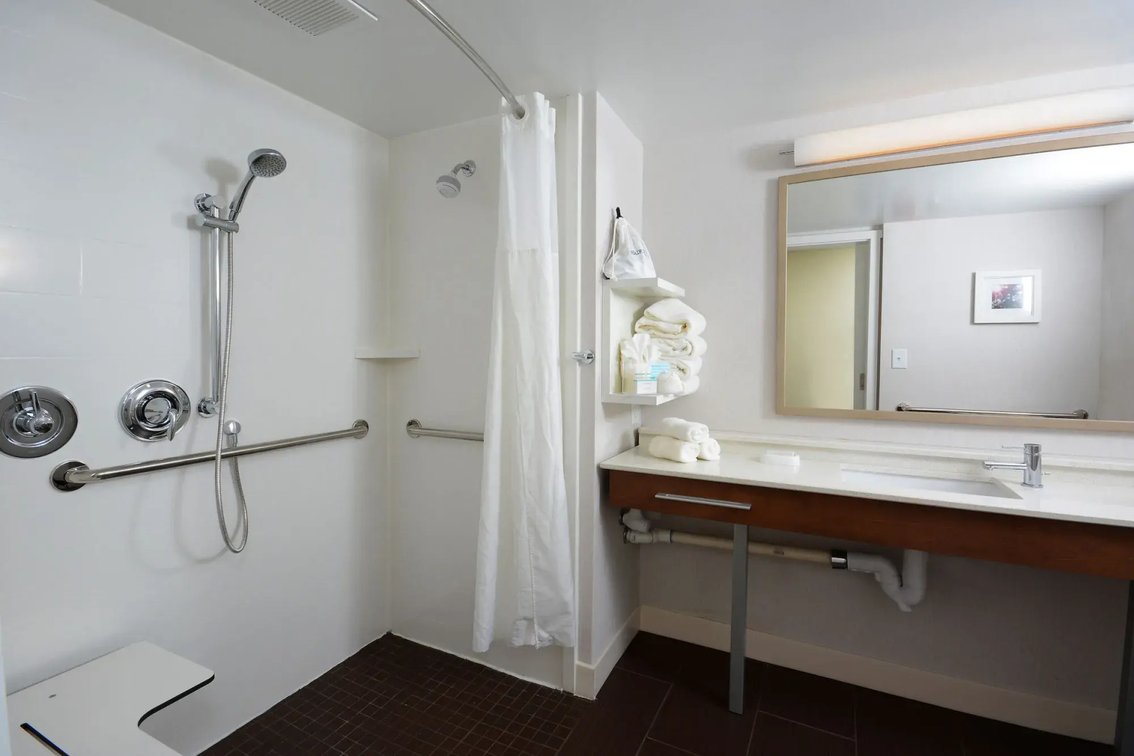 Hampton Inn Charlotte North / Lake Norman