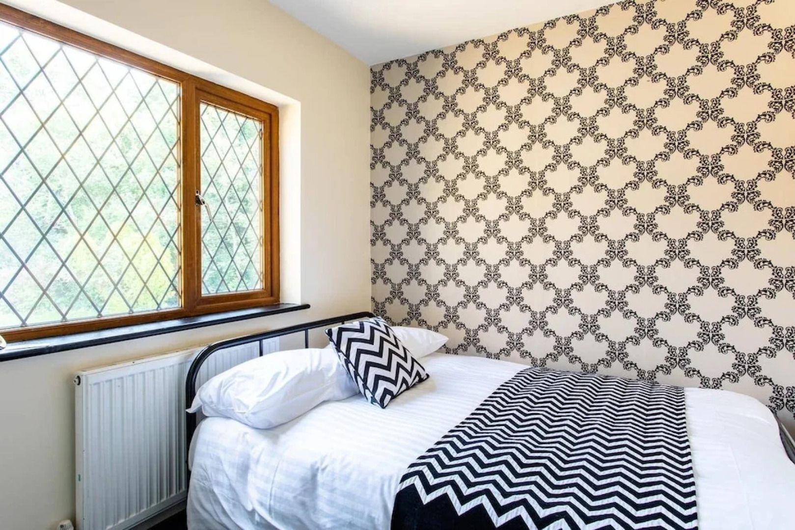 4 Bed House with Swimming pool and Sauna