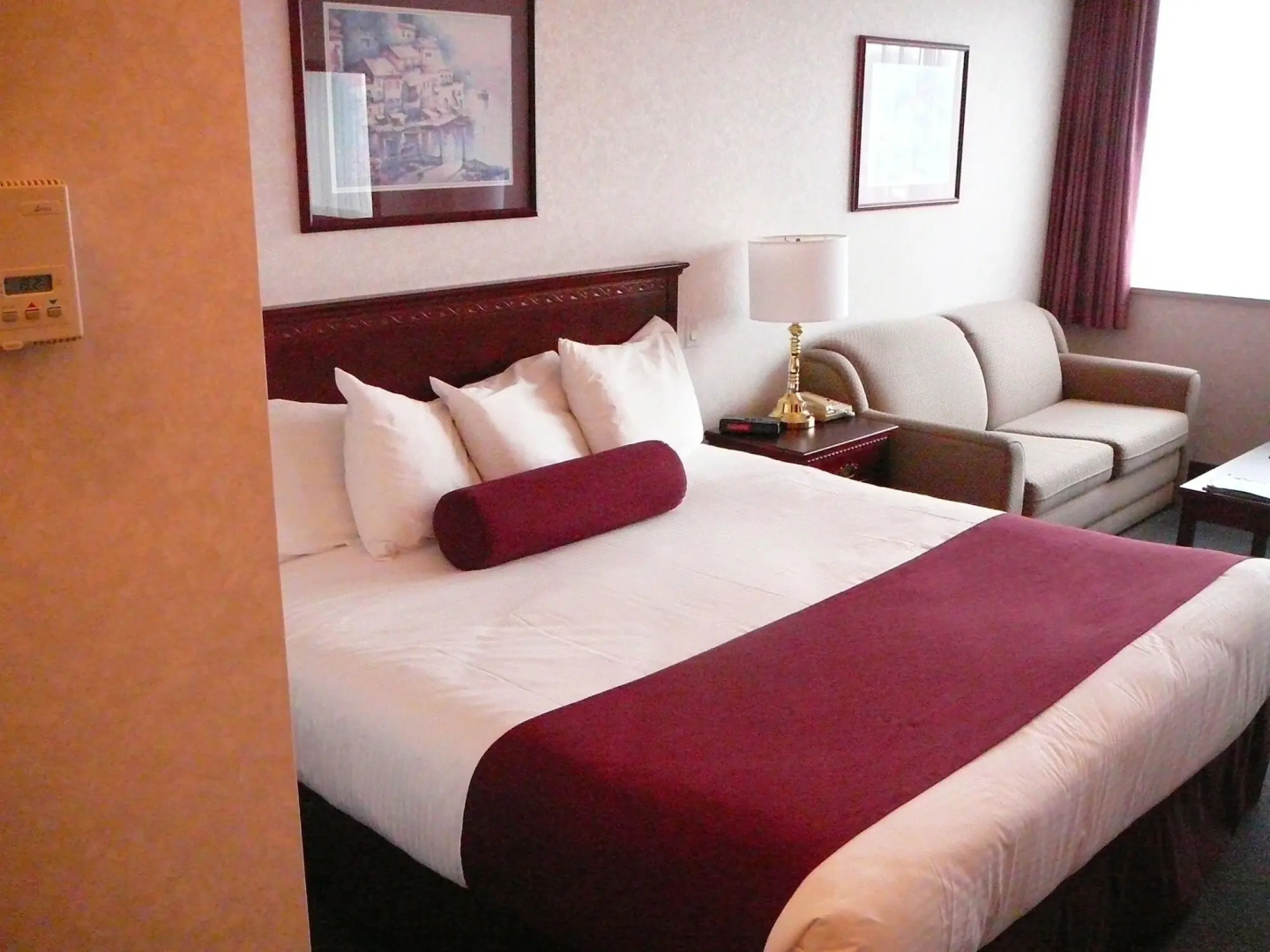 Coast Abbotsford Hotel & Suites