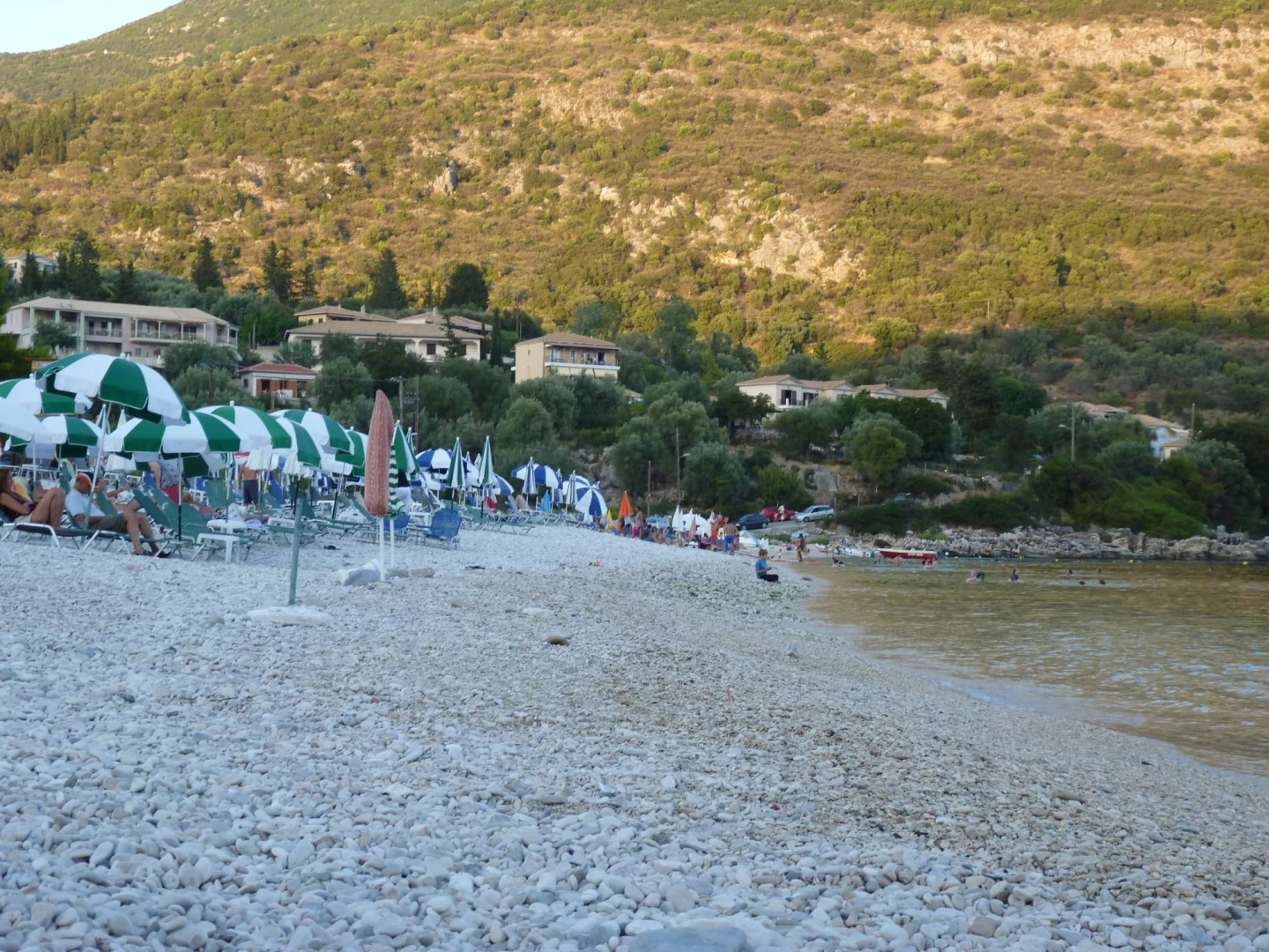 Ilianthos Apartments & Studios