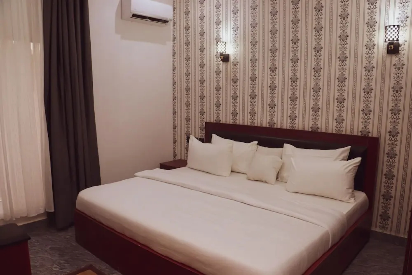 King Daken Diplomatic Suites