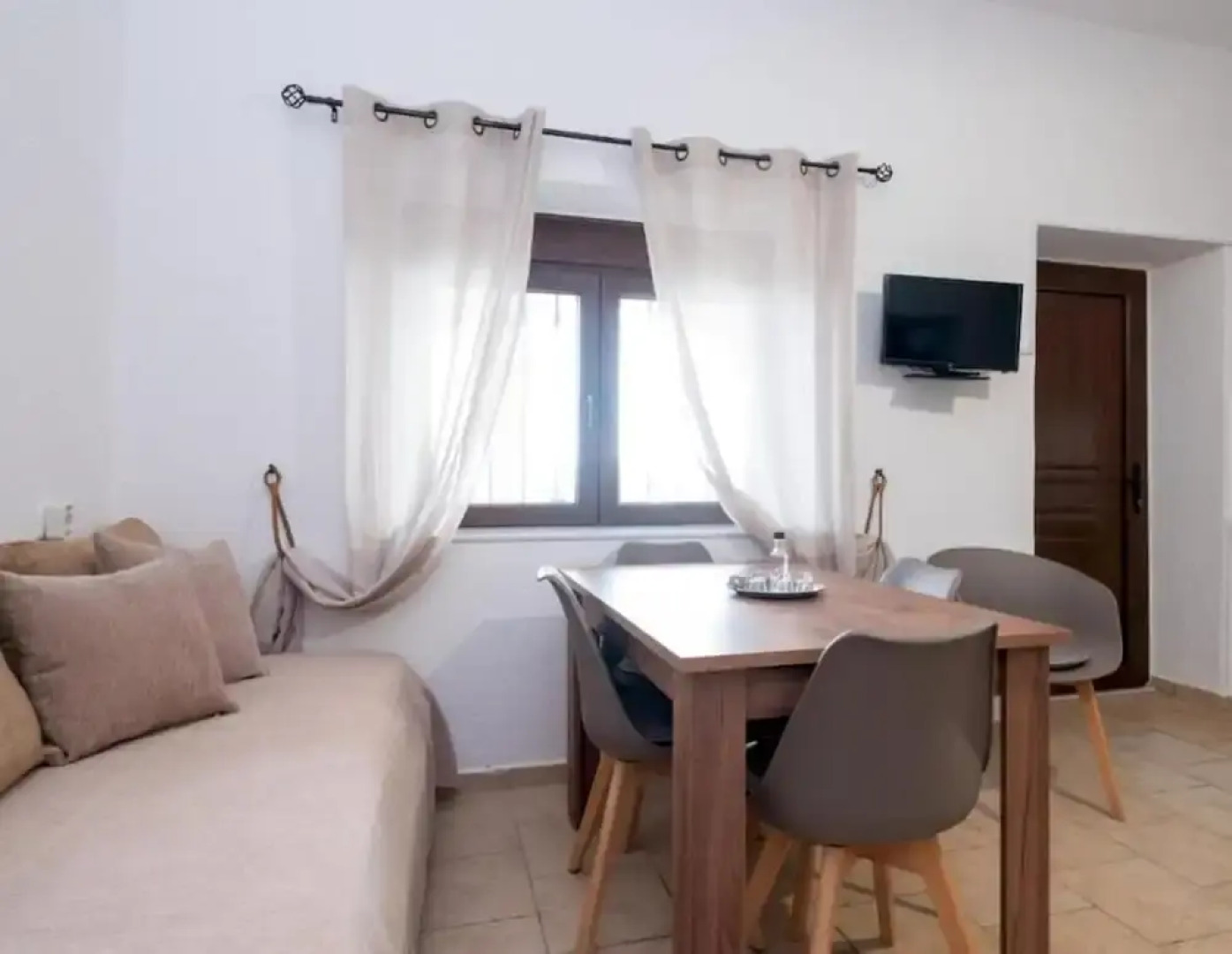 Atalanti Seaside Junior Suites