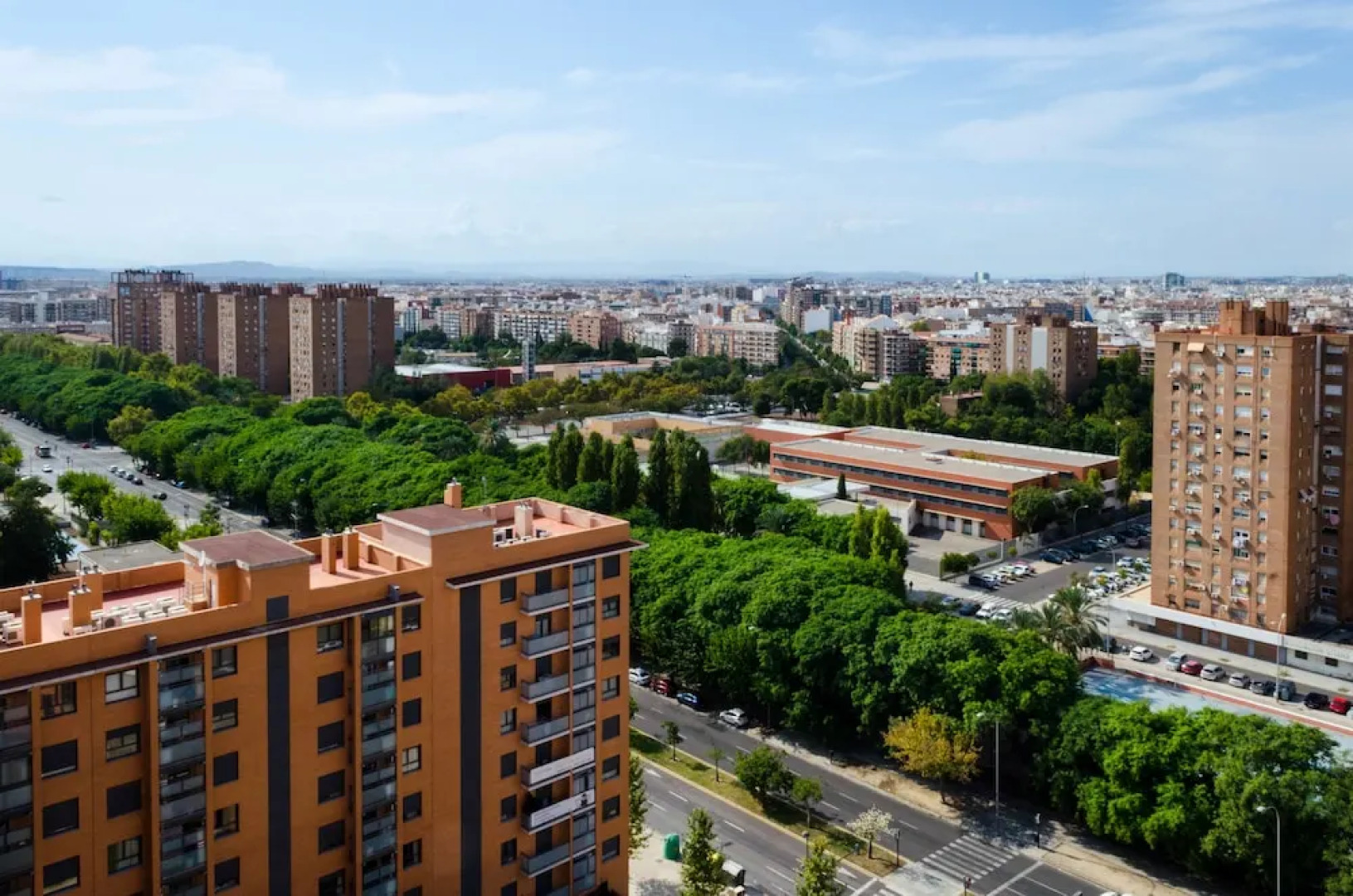 ApartUP Levante Skyline
