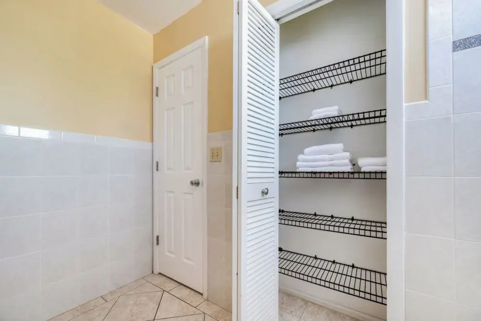 Renovated 3BR Dog Friendly Pond View W/D