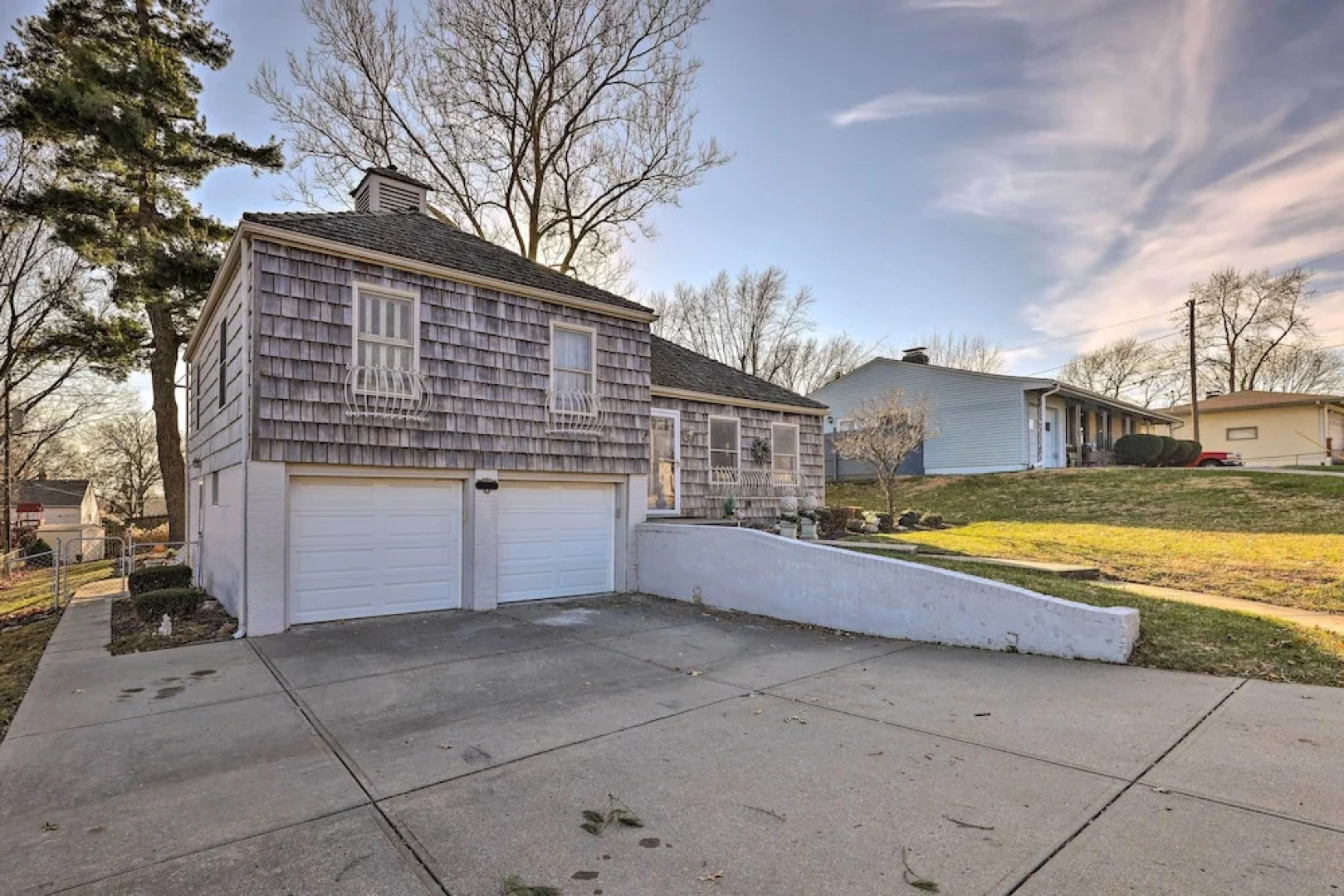 Cozy Kansas City Home w/ Yard - 9 Mi to Dtwn!