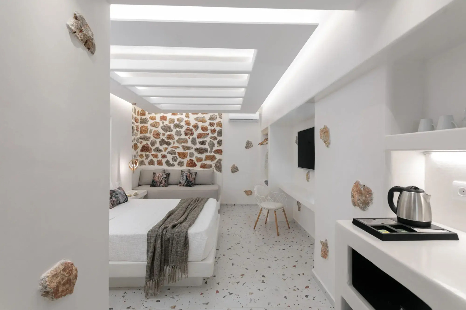 Liana Beach Hotel & Spa