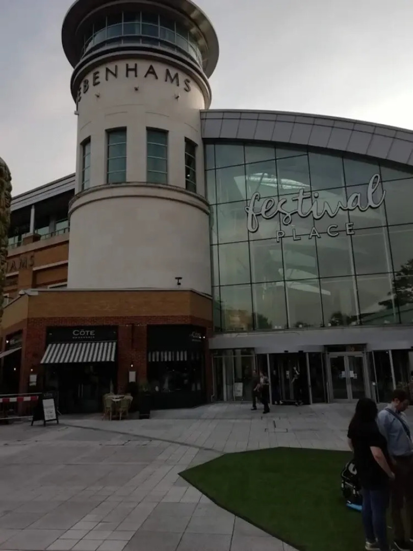 Luxury One Bedroom Apartment