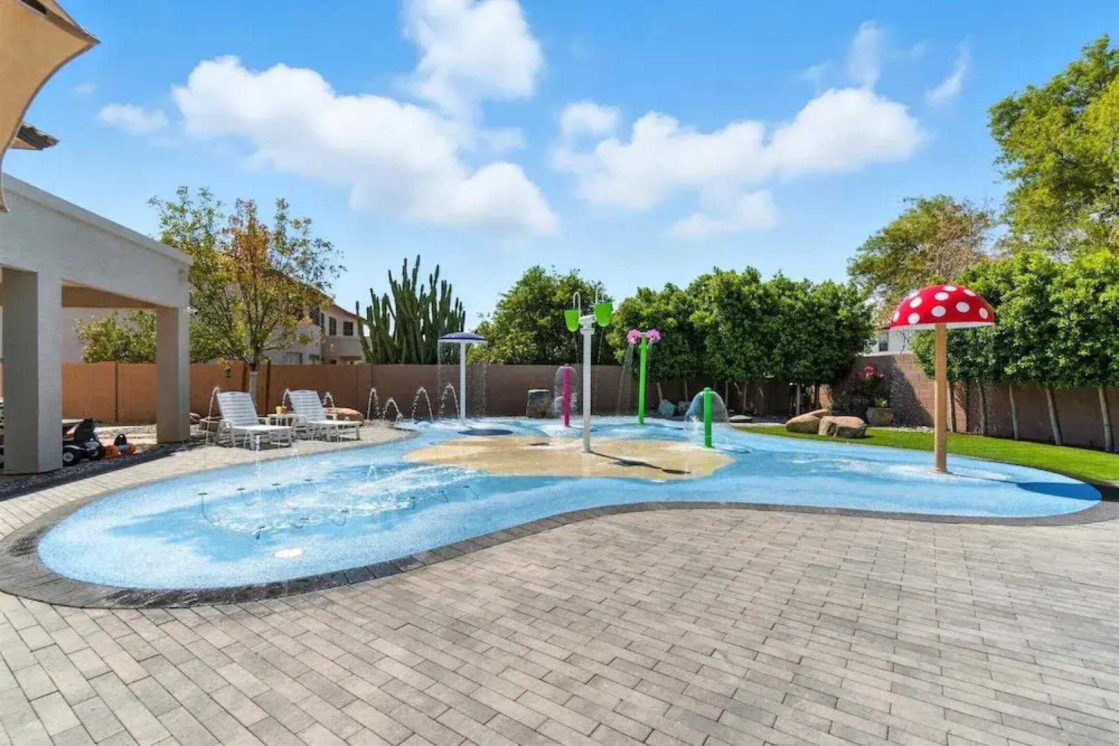 Splash Canyon - Splash Pad & Tons of Games - Gym