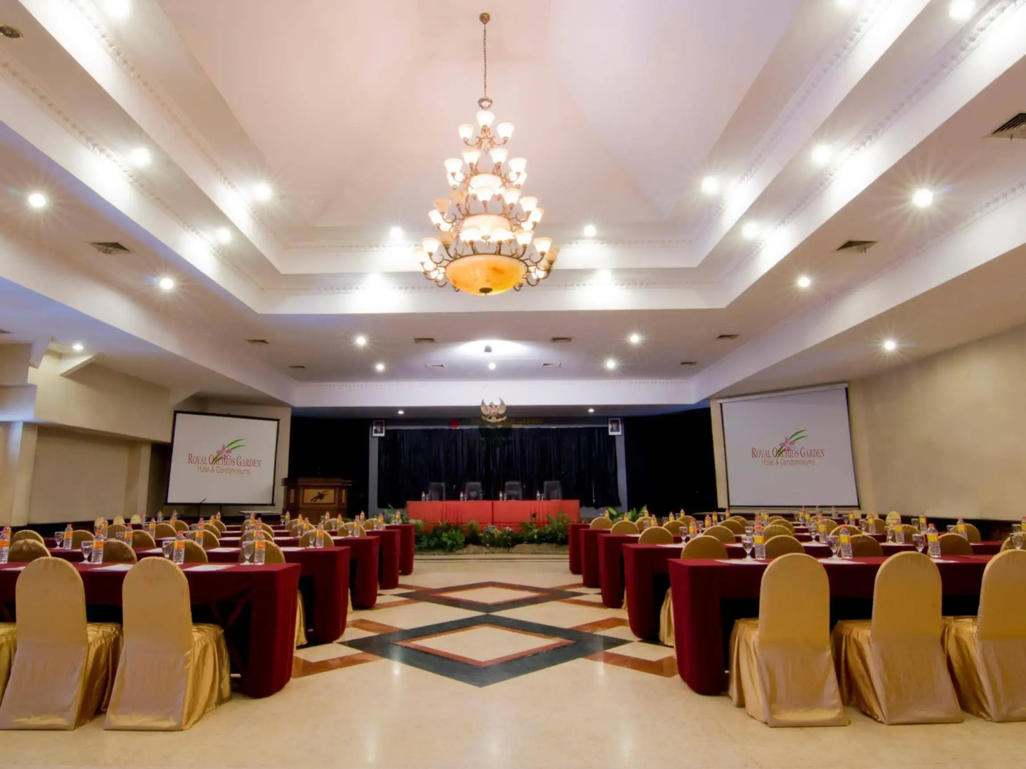 Royal Hotel and Villa Batu
