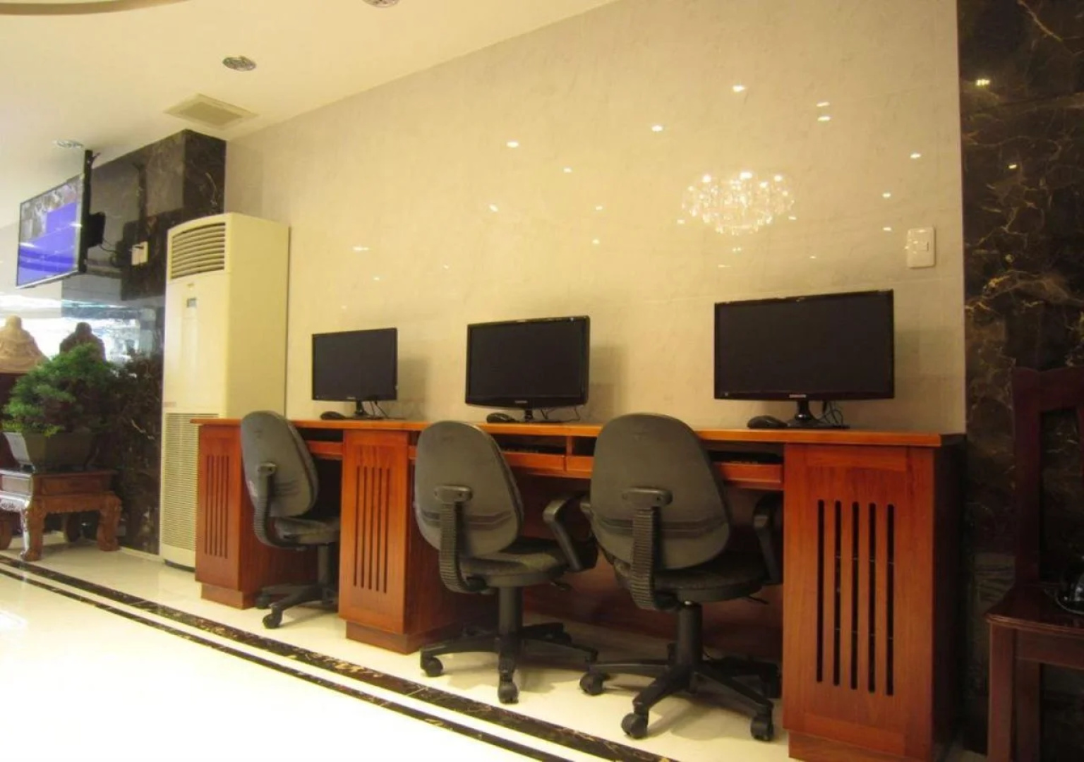 Phoenix Hotel