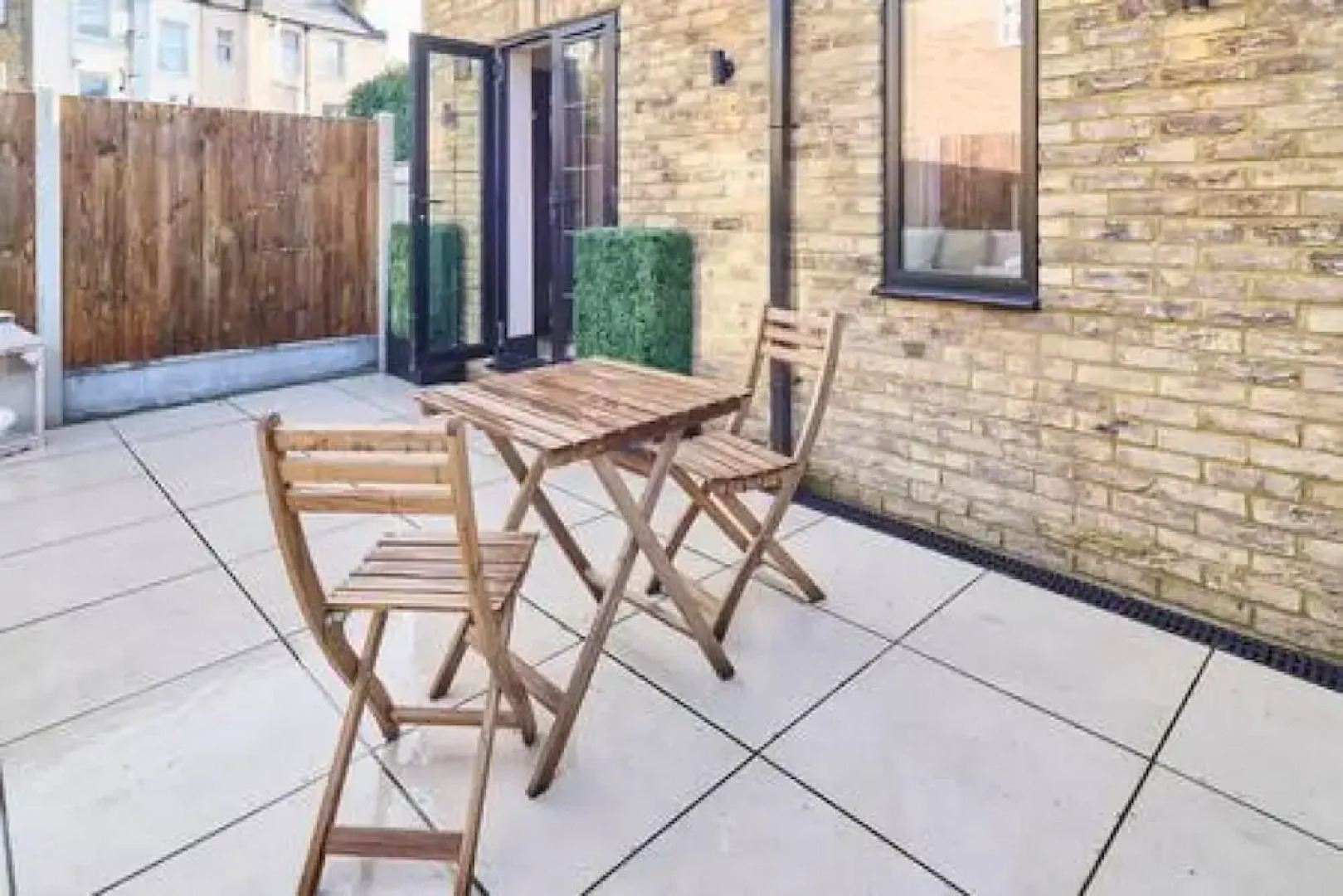 Host Stay Faversham Studio