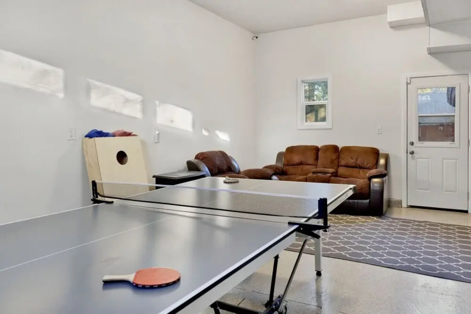 2085- Beary Peaceful Retreat 3 Bedroom Home by Redawning