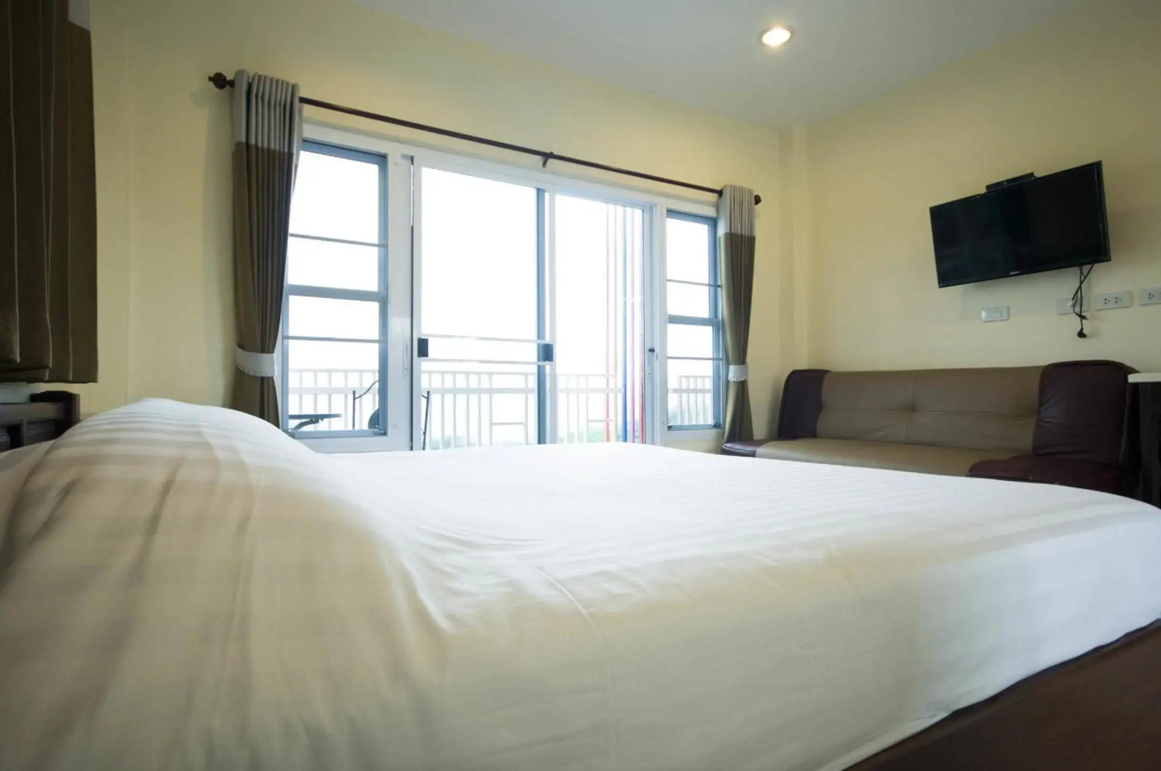 Viewpoint Khaokoh Hotel