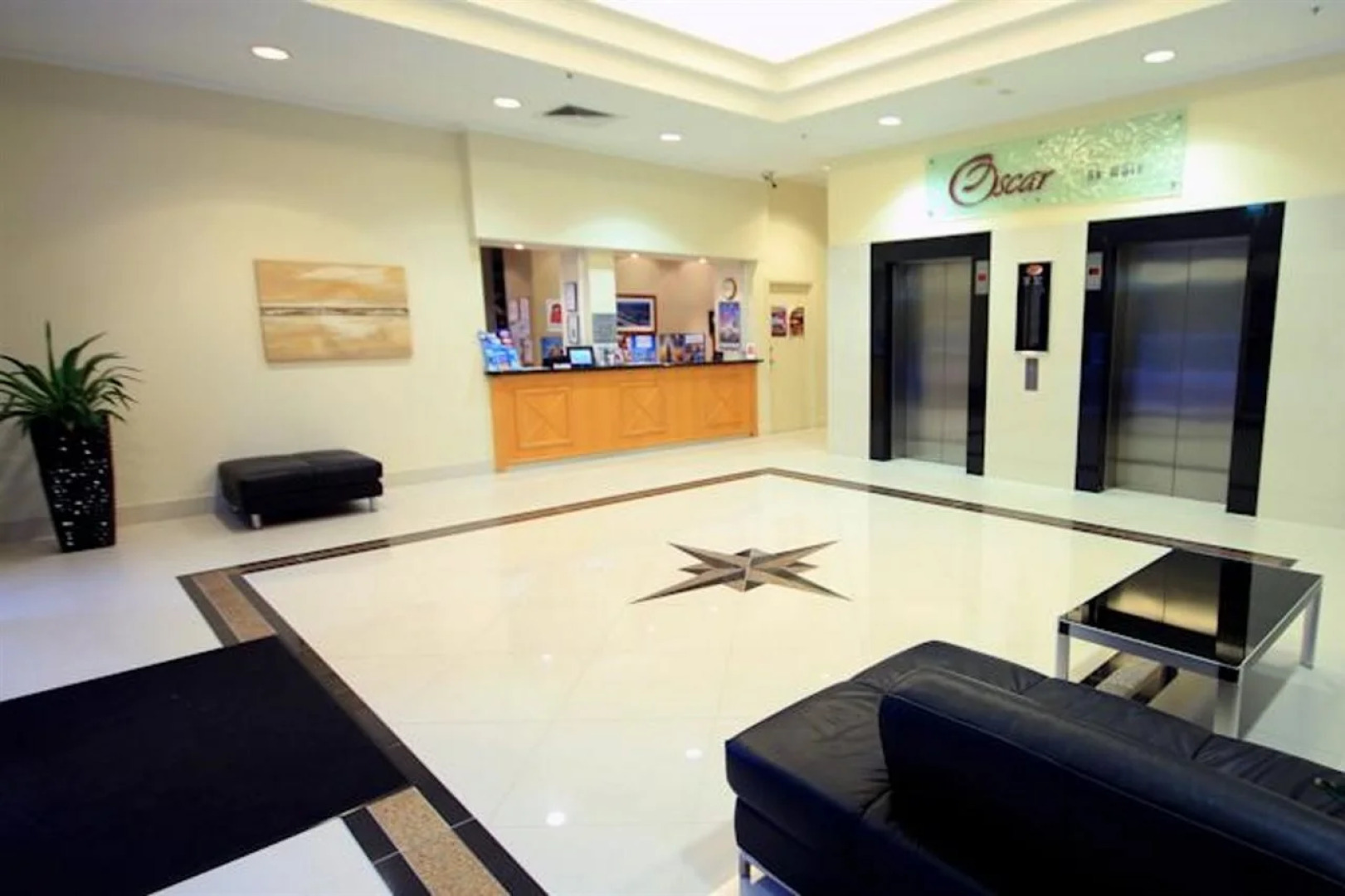 Oscar on Main Resort