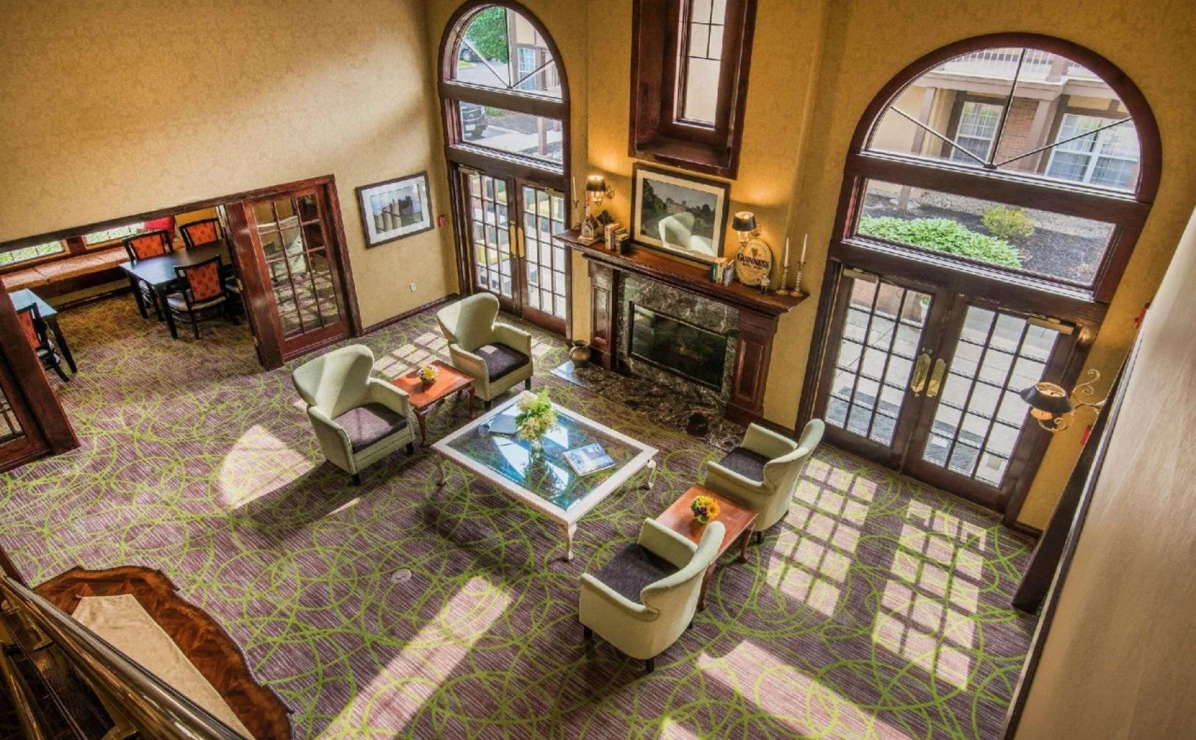 Cloverleaf Suites Columbus