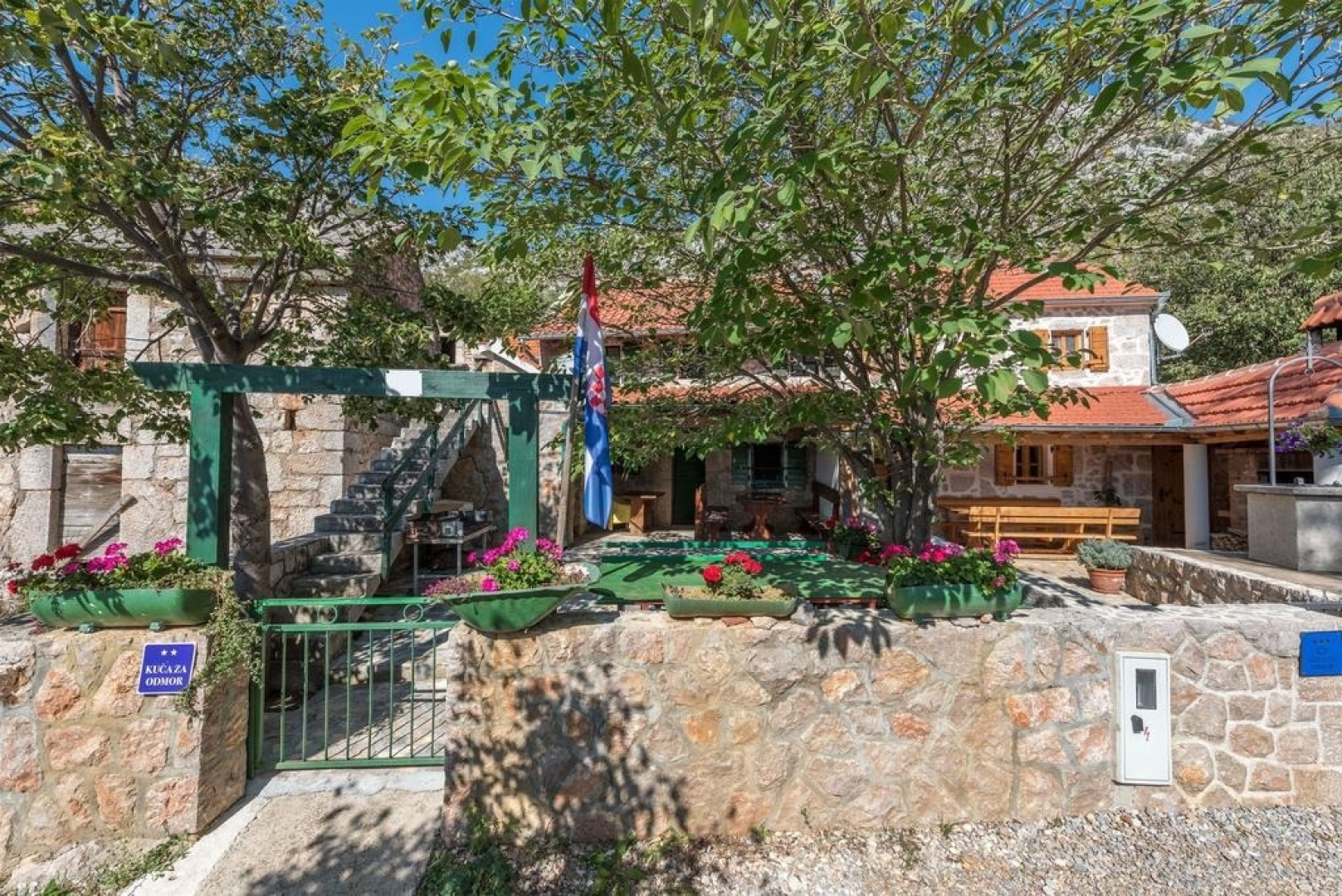 Holiday house Role - retro & afordable: Starigrad-Paklenica, Zadar riviera