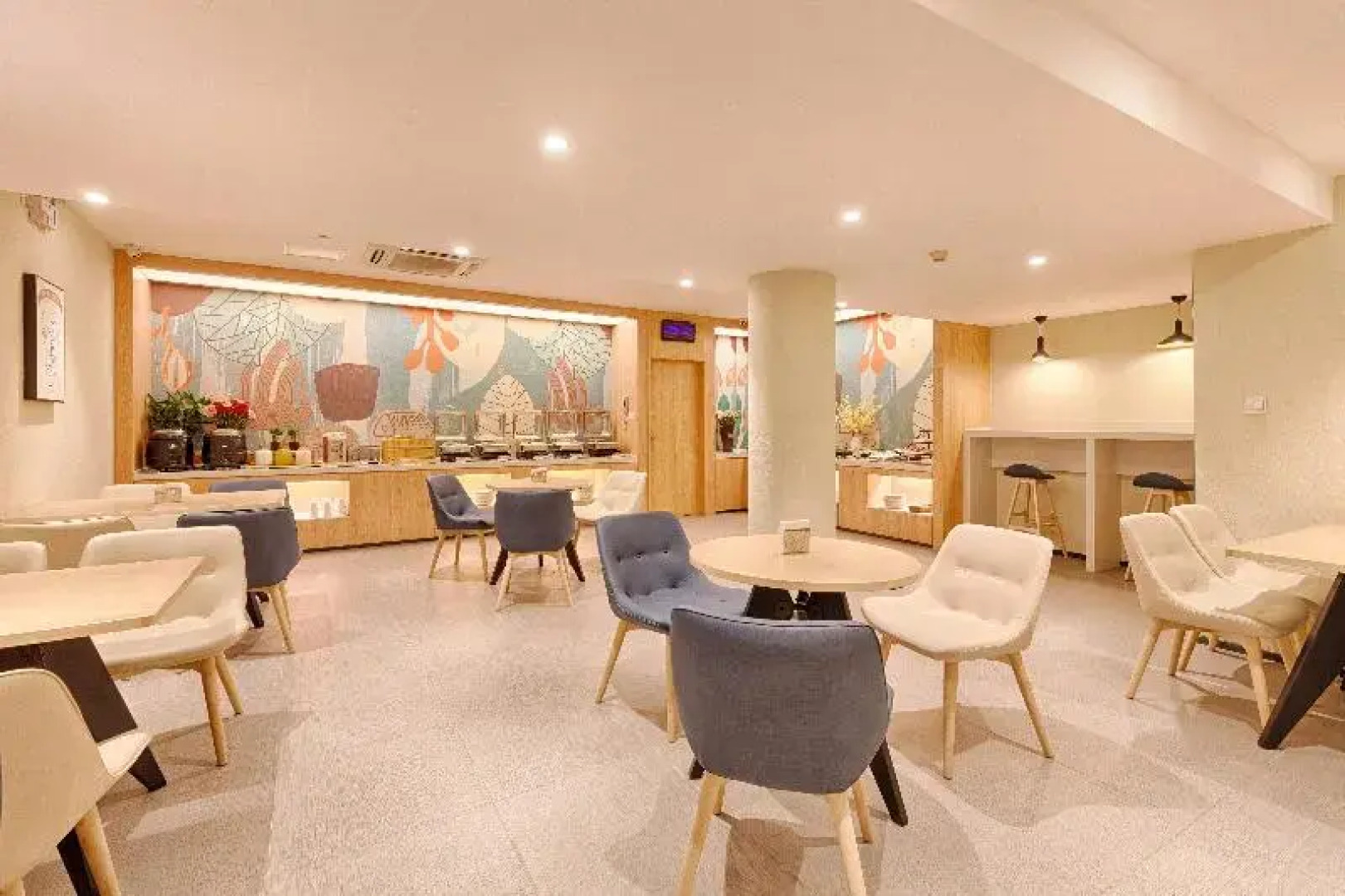 Hanting Hotel (Binzhou Zhongbai Building)