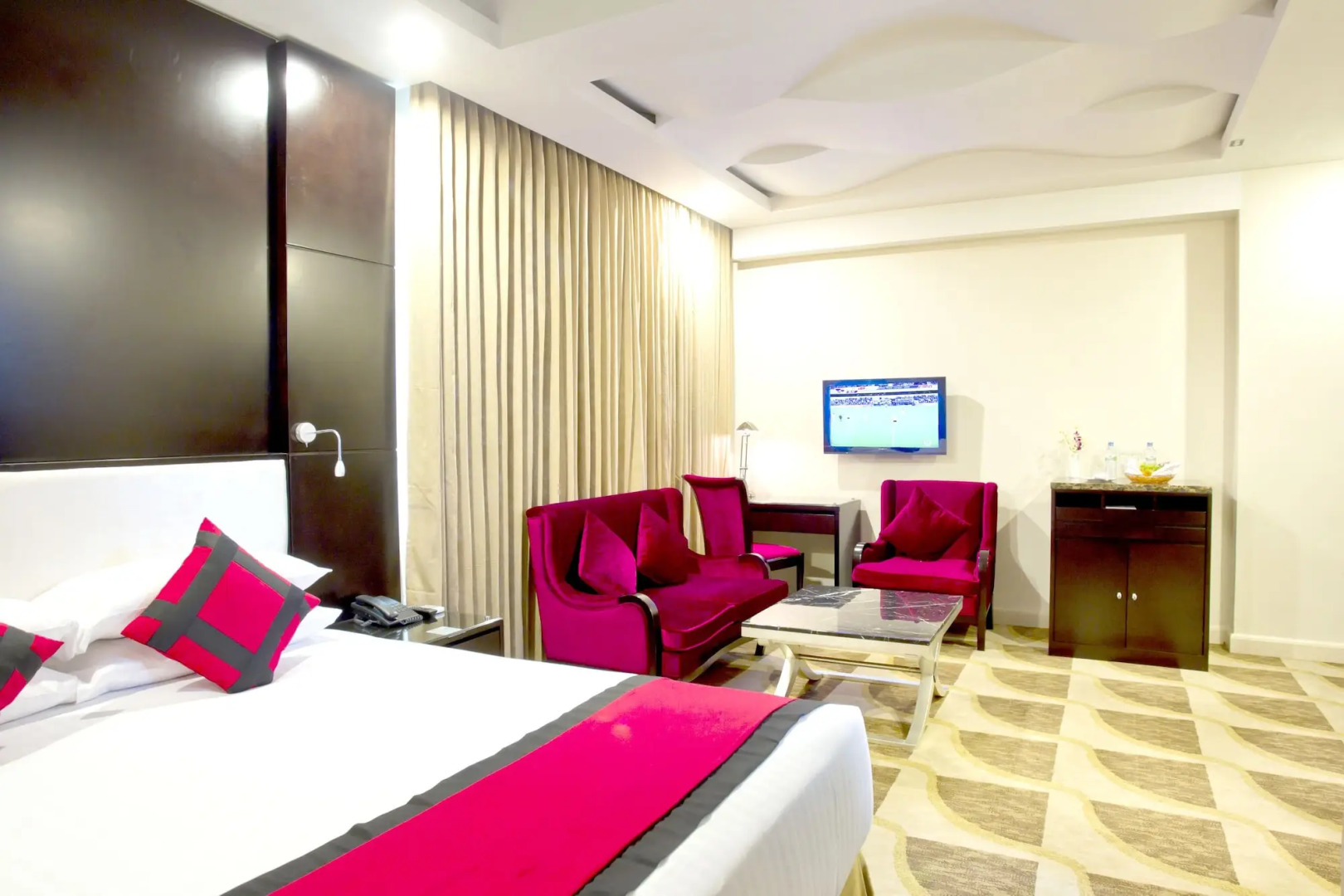 Innotel Luxury Business Hotel