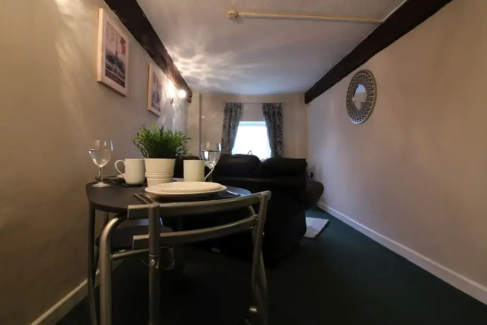 Roomtel Riverside Suites