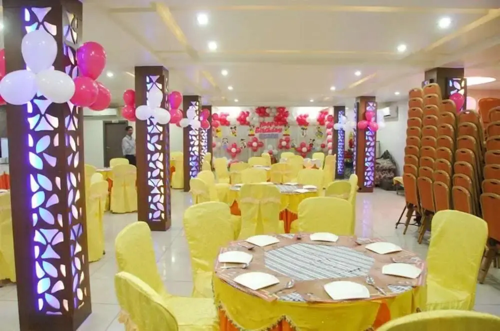 OYO 13494 Hotel Nakshatra Inn