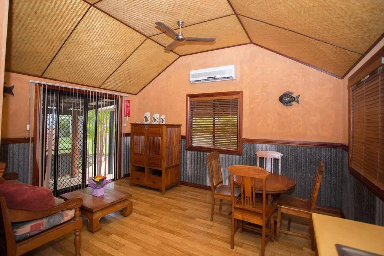 Ivanhoe Village Caravan Resort