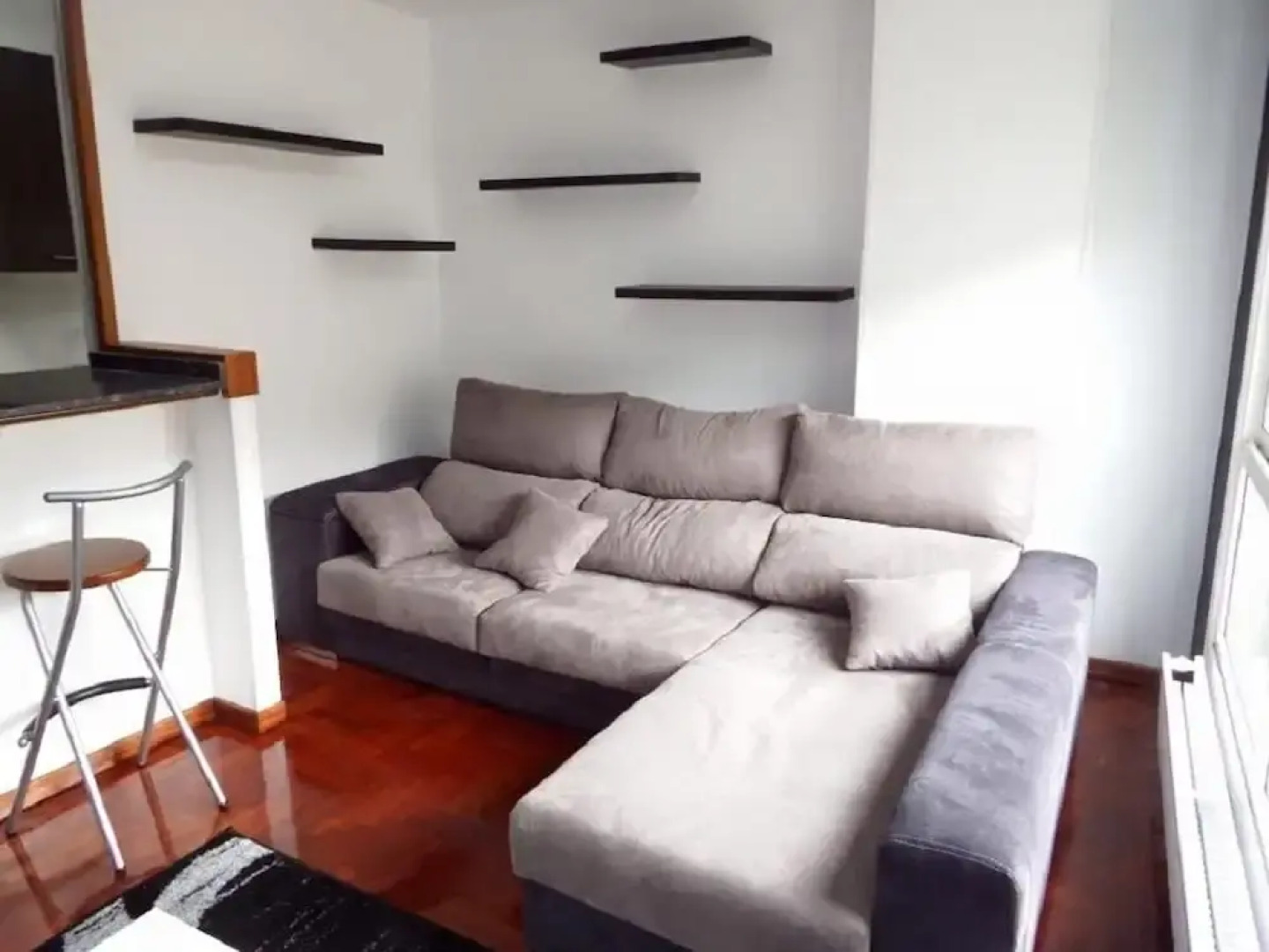 Estupendo Apartamento en Calle Gonzalo Torrente Ballester