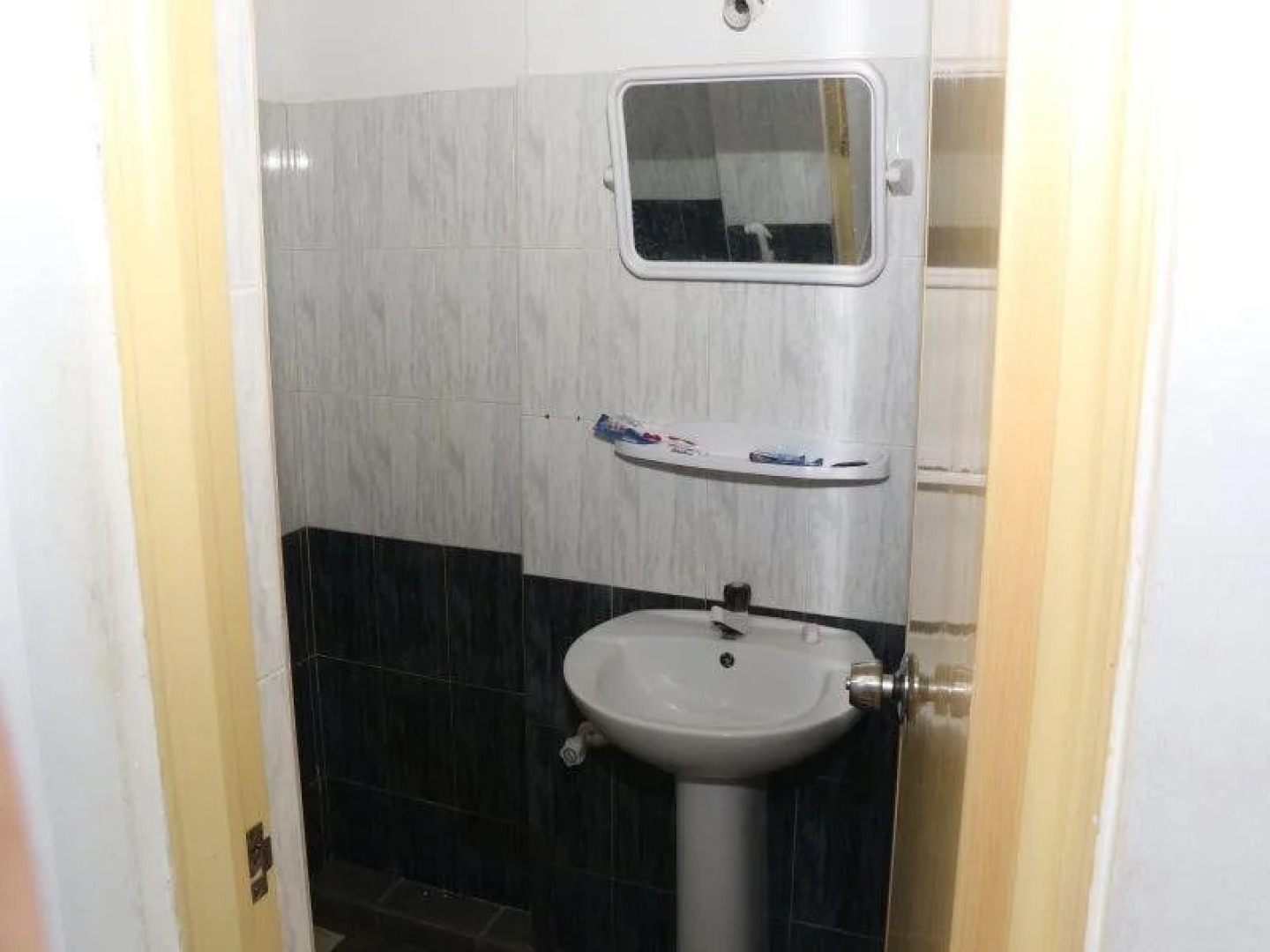 Tharusha White House Hotel