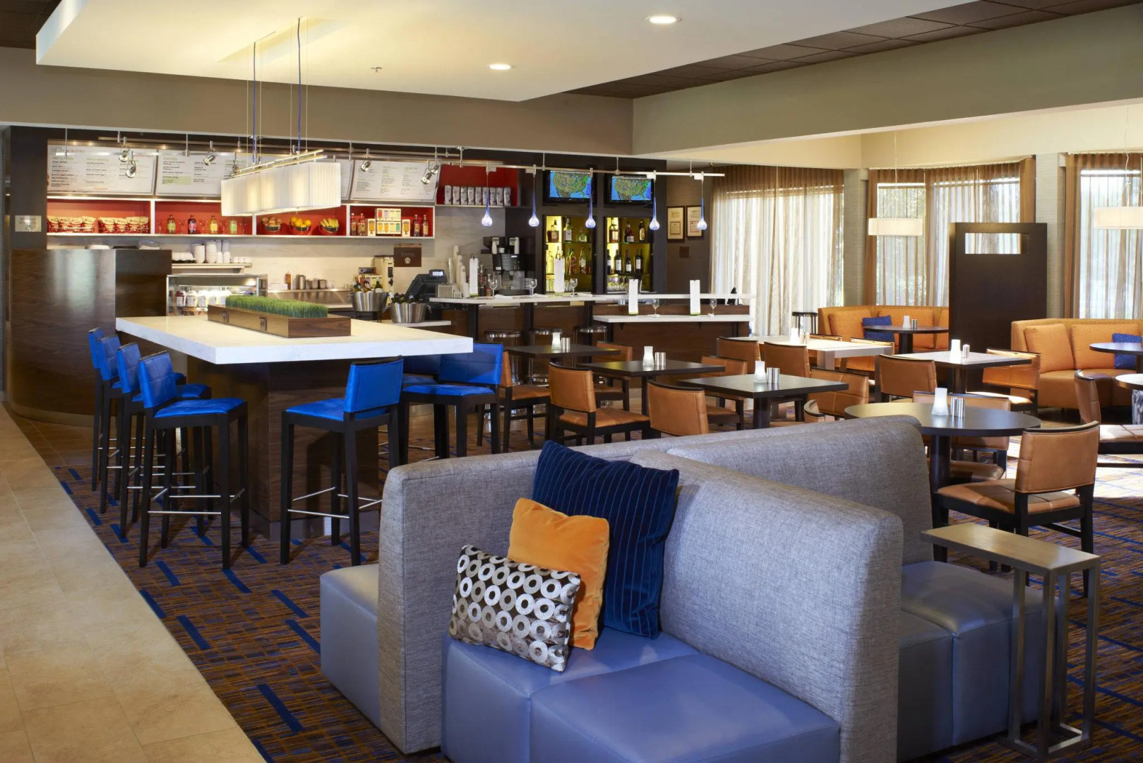 Courtyard by Marriott Chicago Deerfield