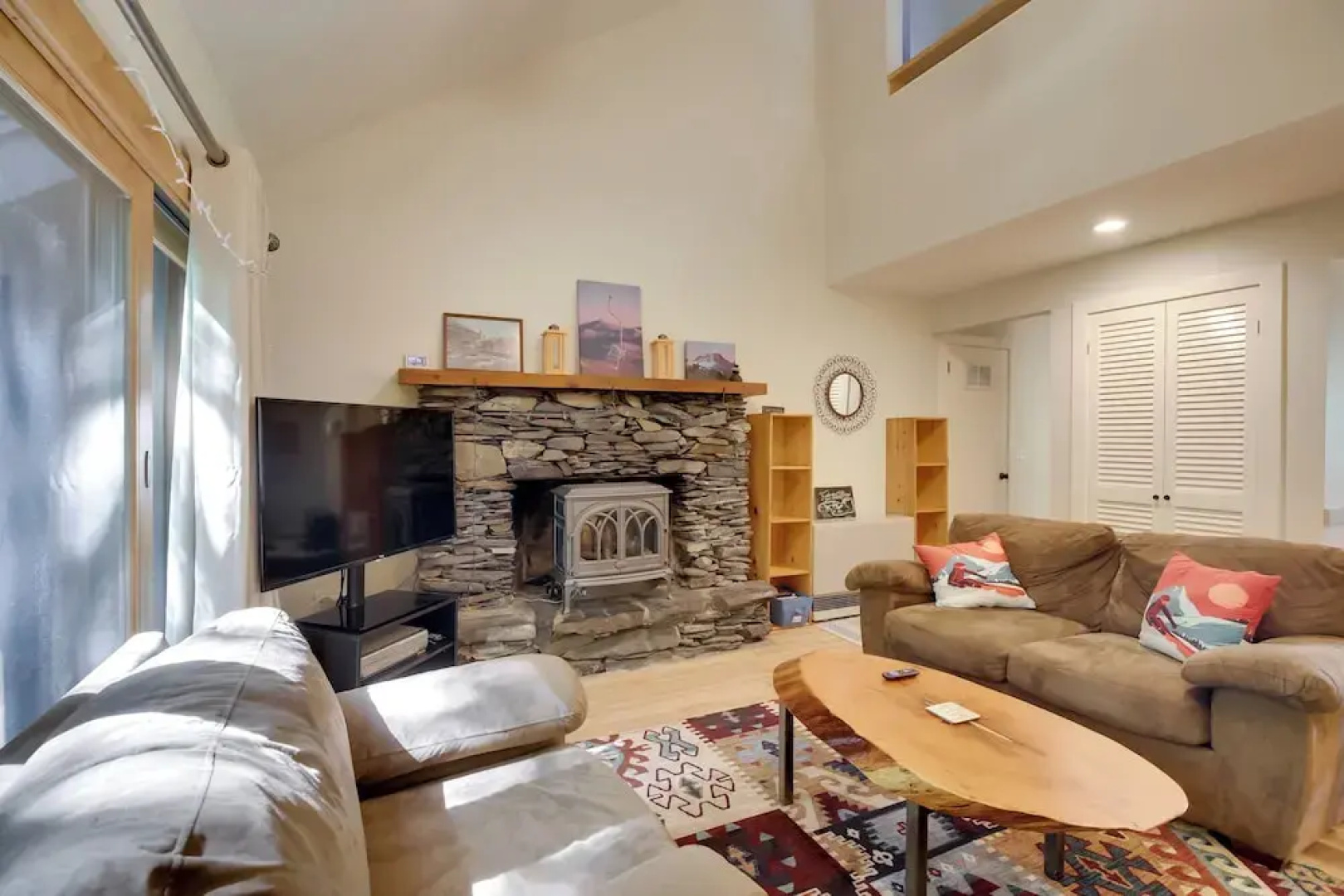 Waitsfield Condo w/ Pool & On-site Trail Access!