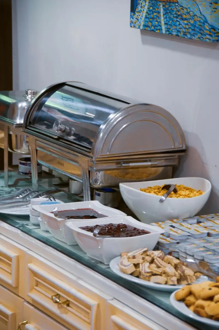 Albatros Premier Hotel 