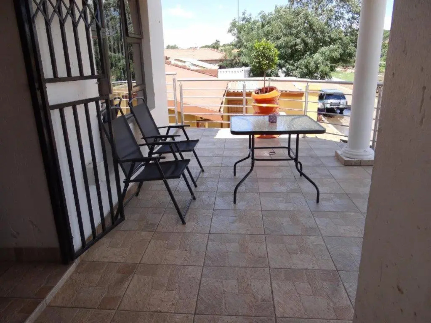 Flossie’s Bed and Breakfast