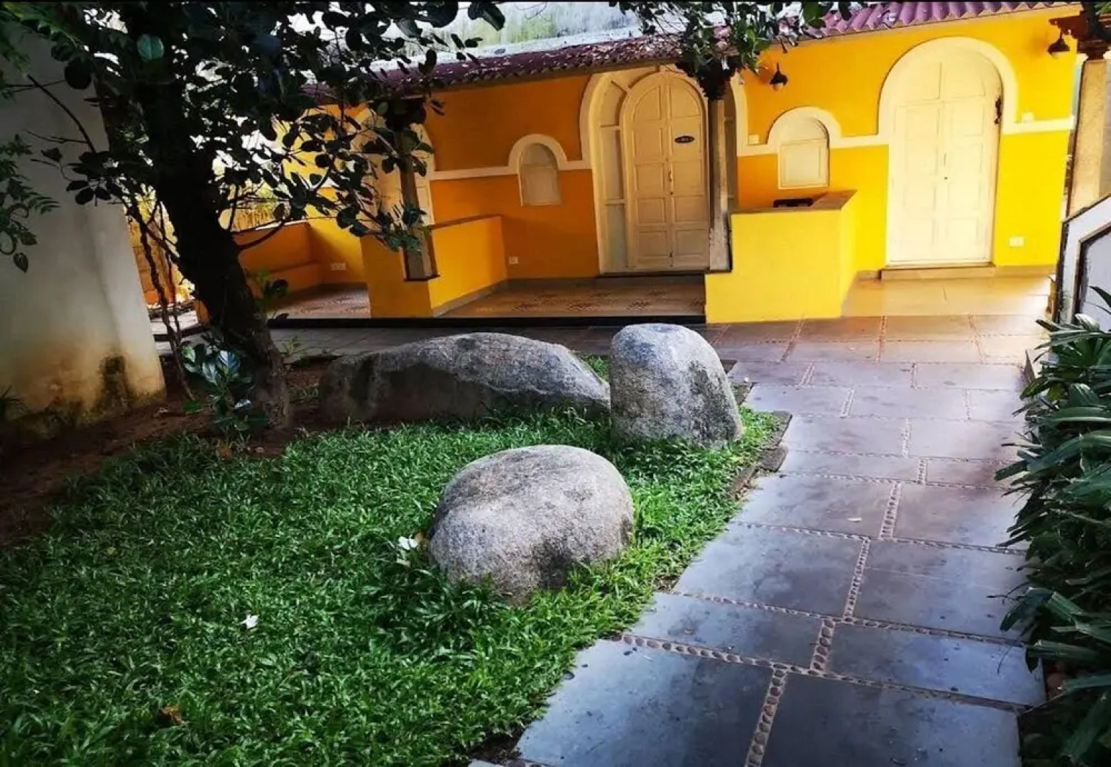 Le Aham Boutique Hotel