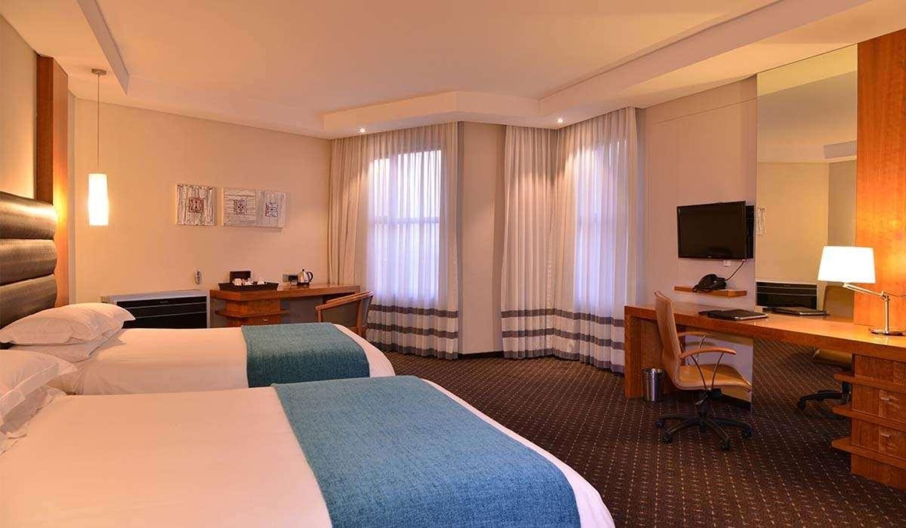 Premier Hotel OR Tambo