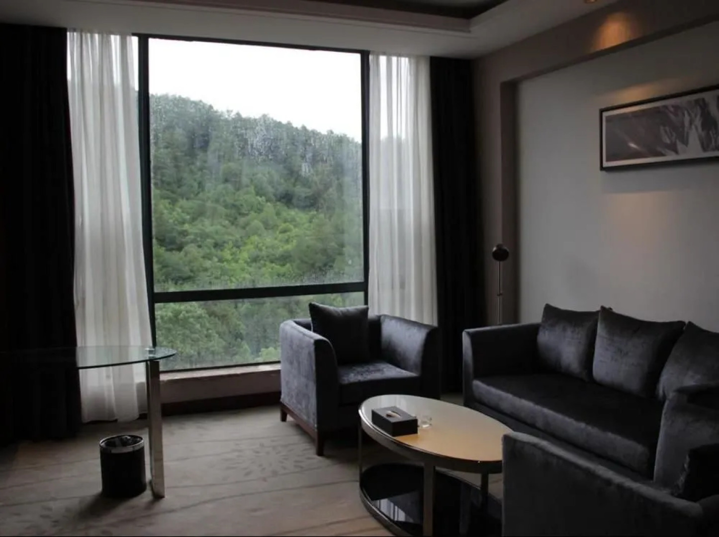 Xianning Youth Theme Hotel