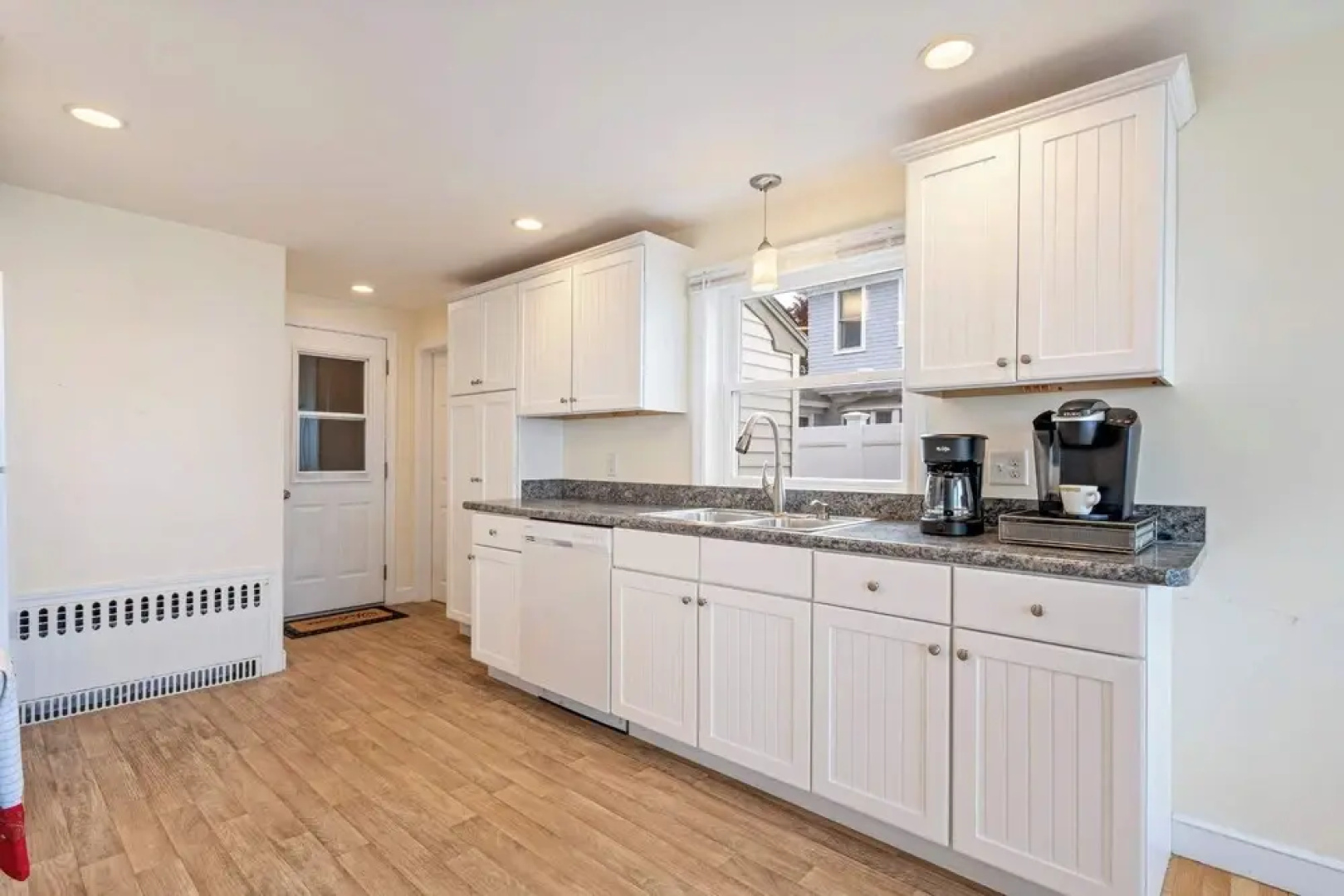 Oceanfront Ping Pong 1 Min Walk to Beach Pets Welcome