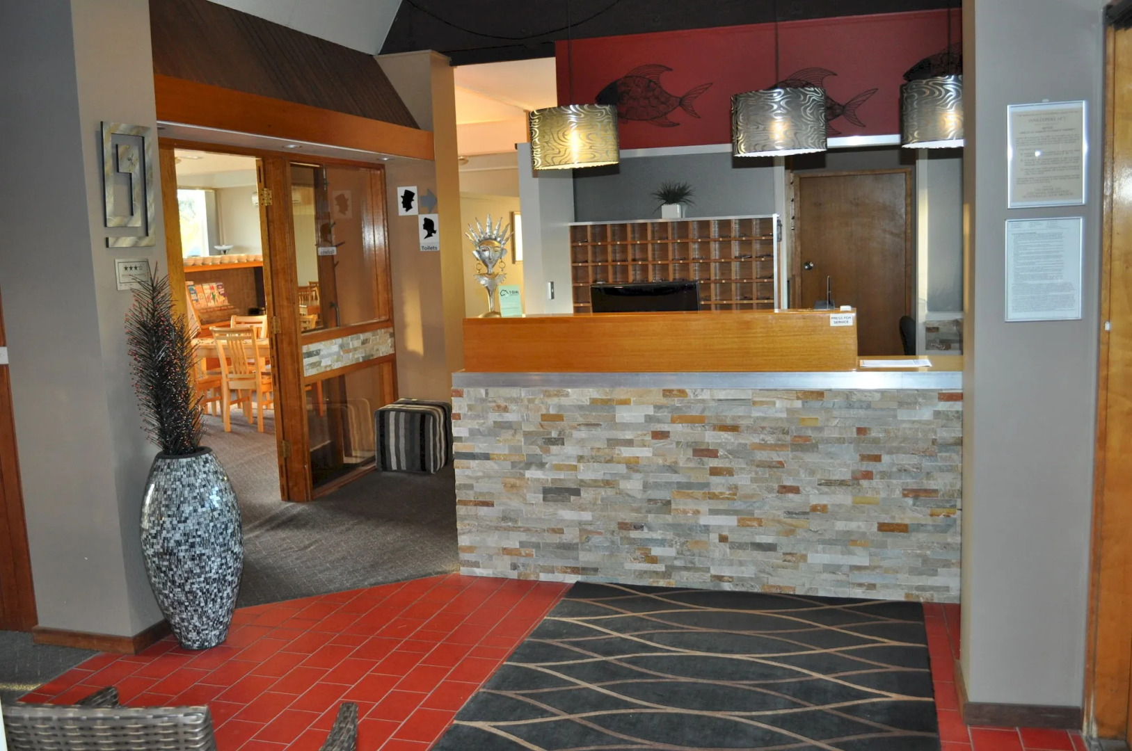 Black Dolphin Motel & Apartments